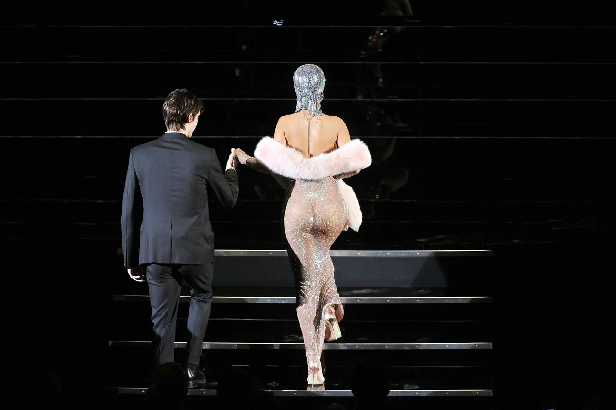 Rihanna a jej polonahý outfit.