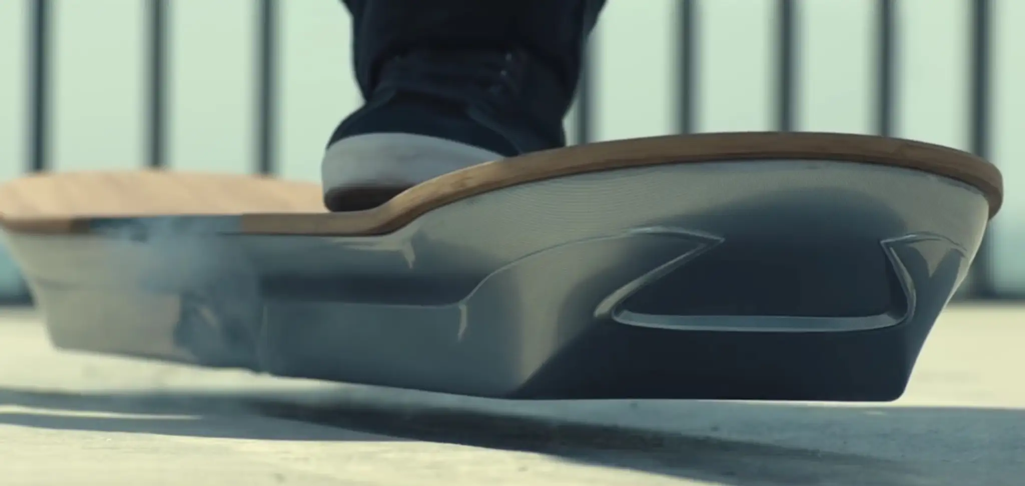 Hoverboard je podľa skateboardistu celkom nová skúsenosť