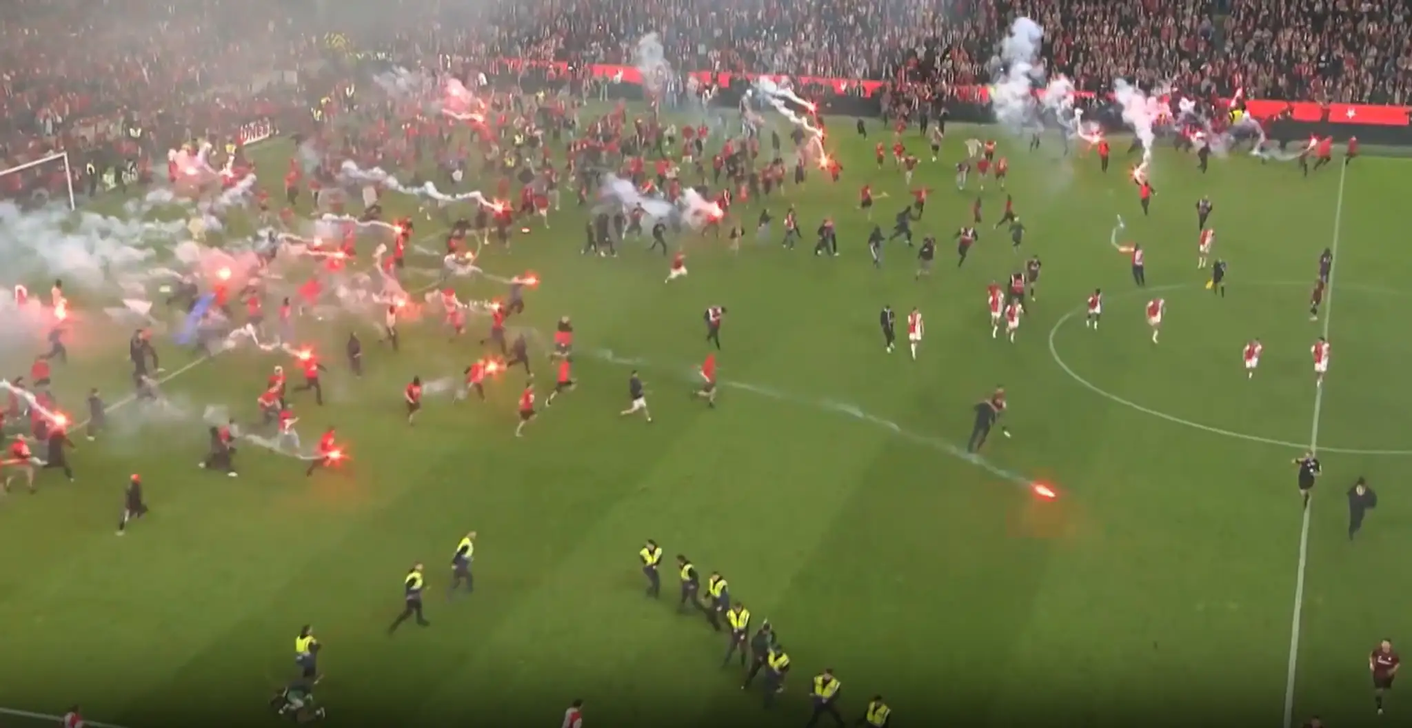 Šialené scény v českom derby.