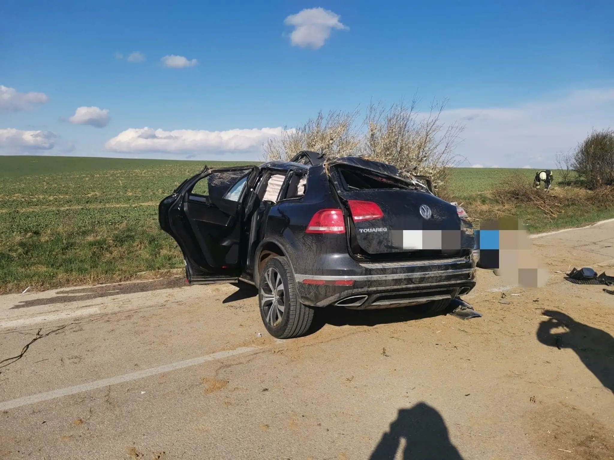Havarované auto pri Budmericiach.