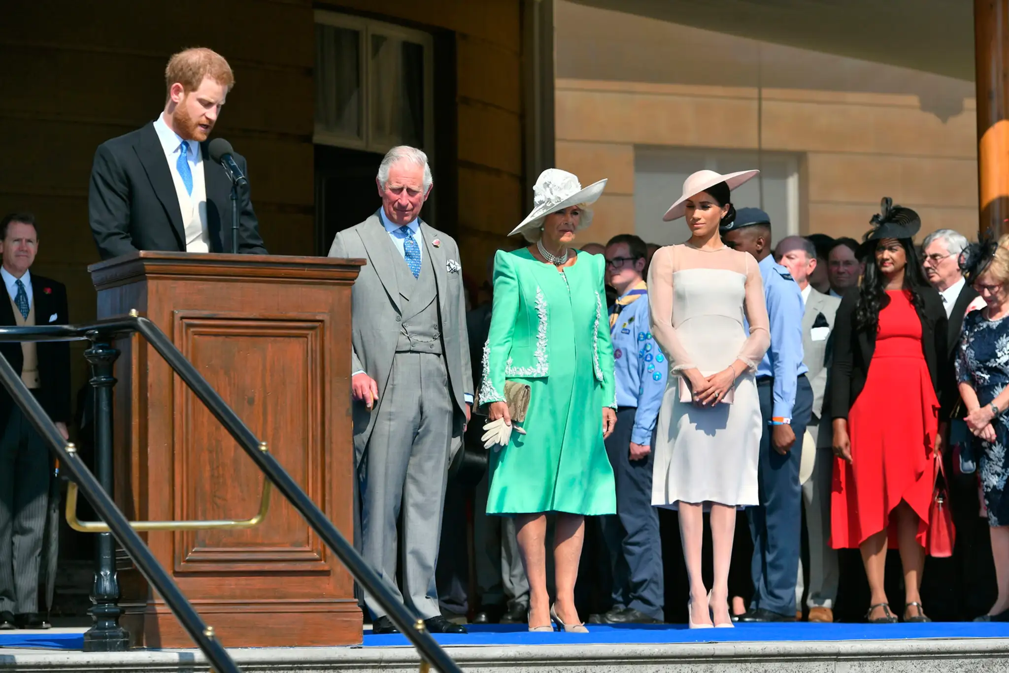 Prvýkrát na verejnosti ako novomanželia. Harry a Meghan žiaria šťastím