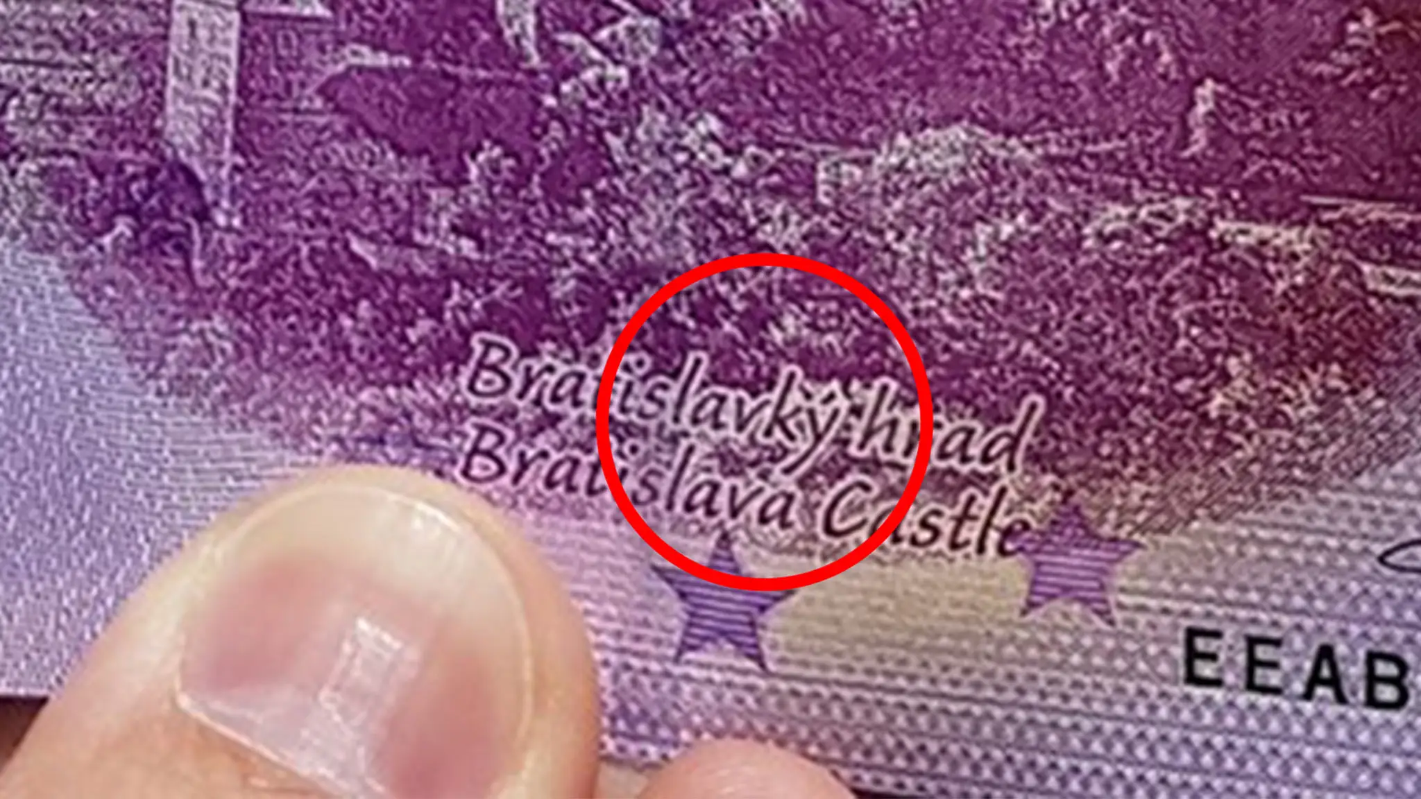 Nulová eurobankovka s chybou.