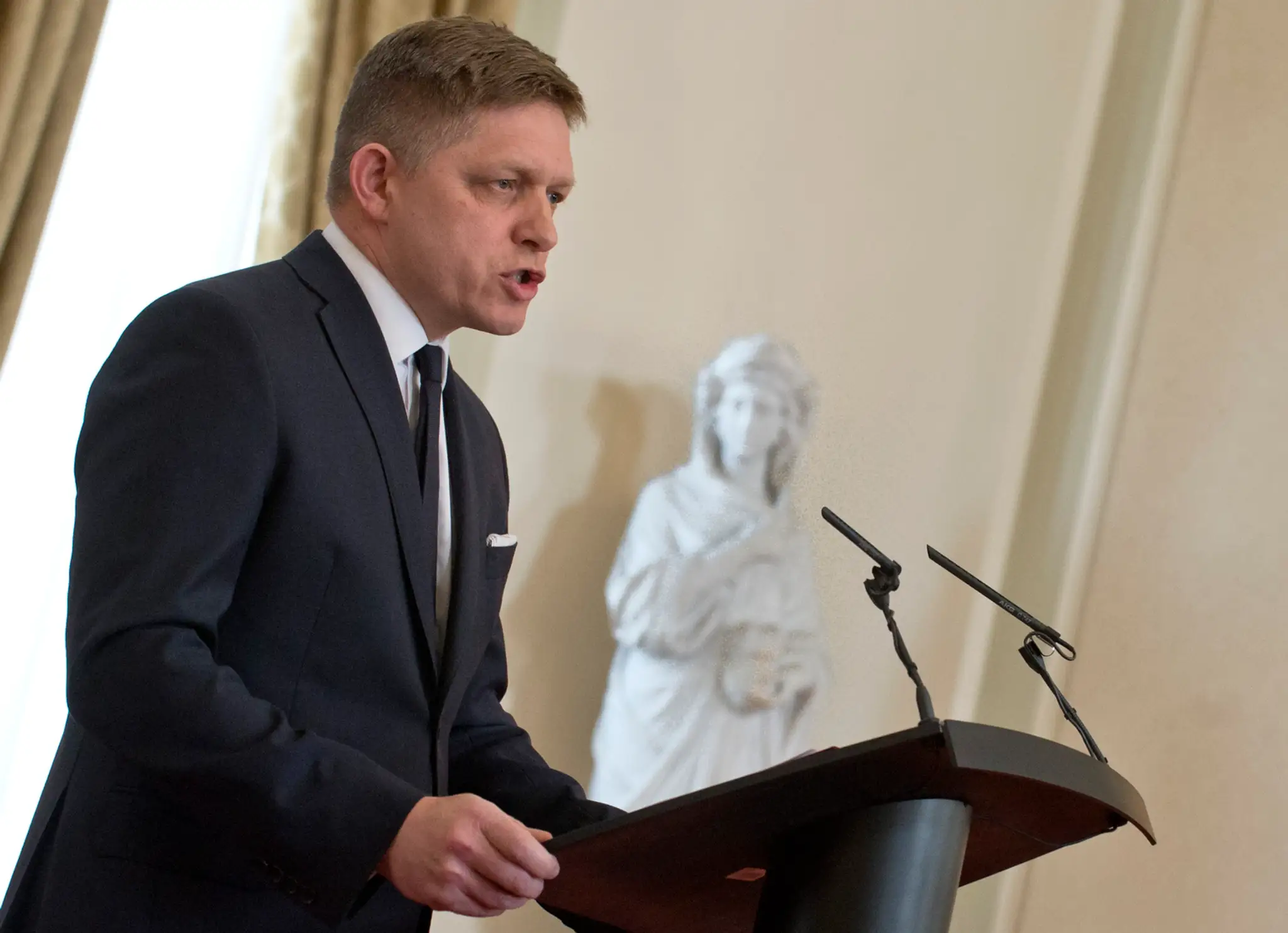 Premiér Robert Fico počas prejavu, v ktorom zhodnotil tri roky pôsobenia vlády
