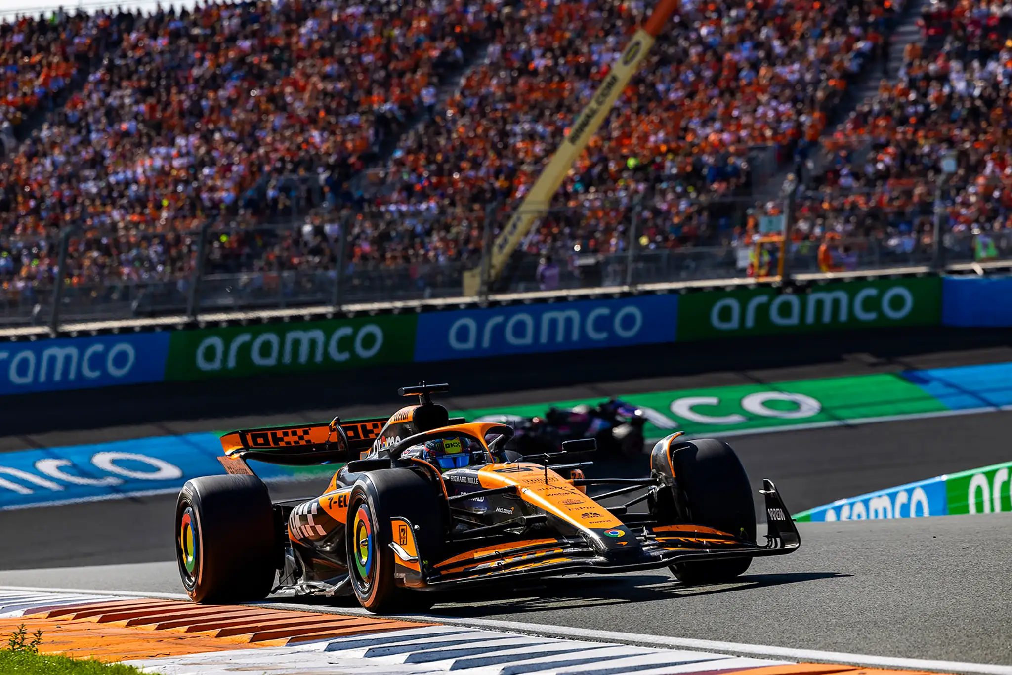 Austrálčan Oscar Piastri z Mclarenu.