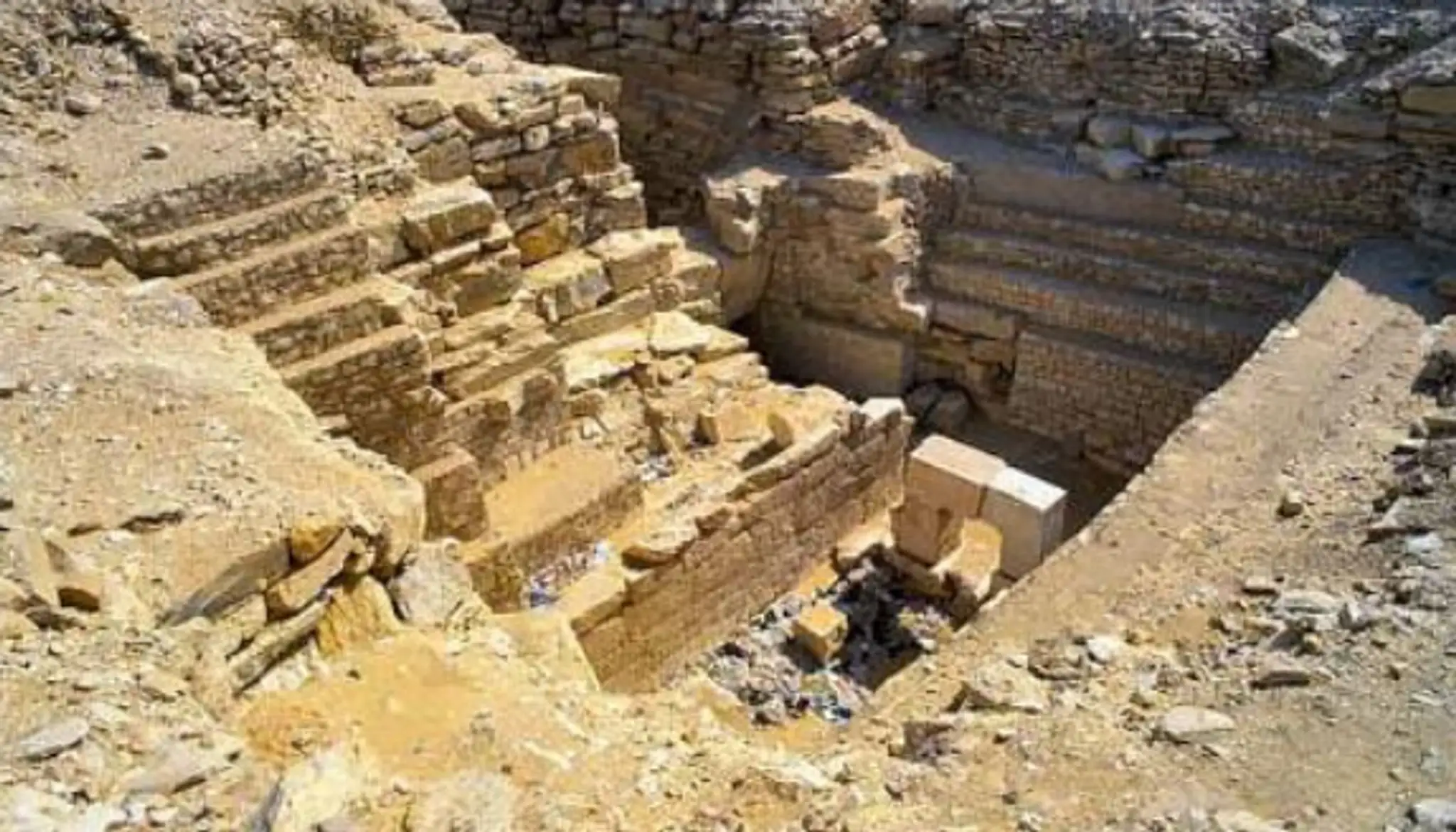 Českí archeológovia objavili v Egypte hrobku dosiaľ neznámej kráľovnej Chentkaus III.