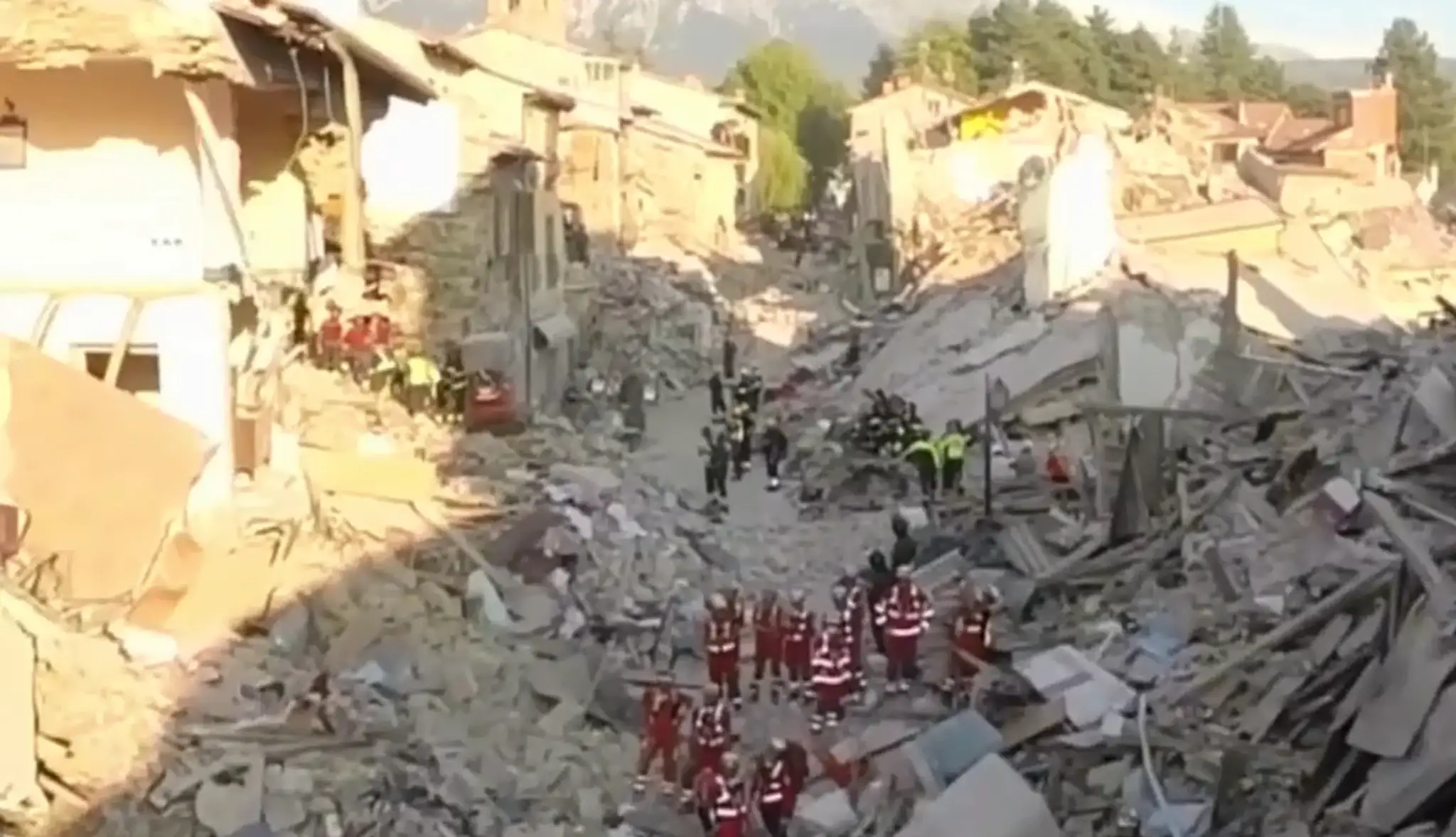 kompletne zničené mesto Amatrice