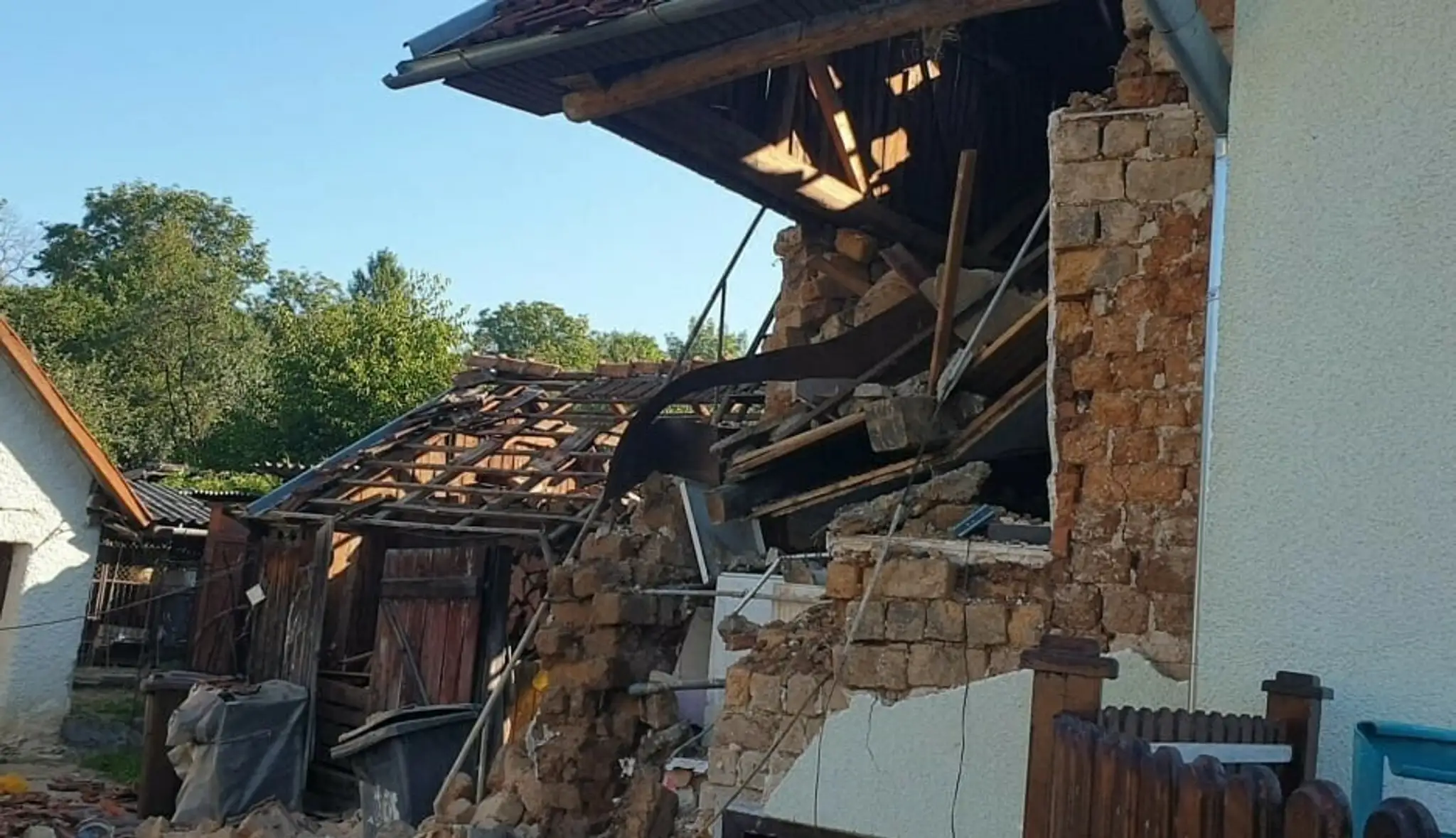 Zdemolovaný dom.