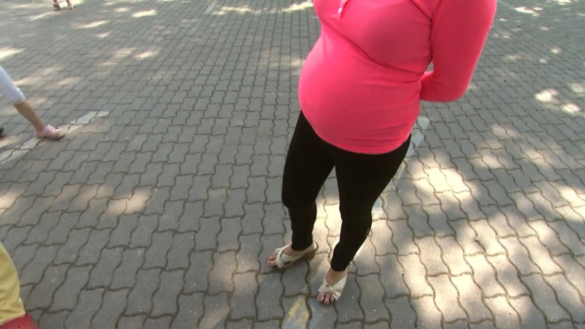 Nikola pravdepodobne otehotnela, keď mala iba 14 rokov