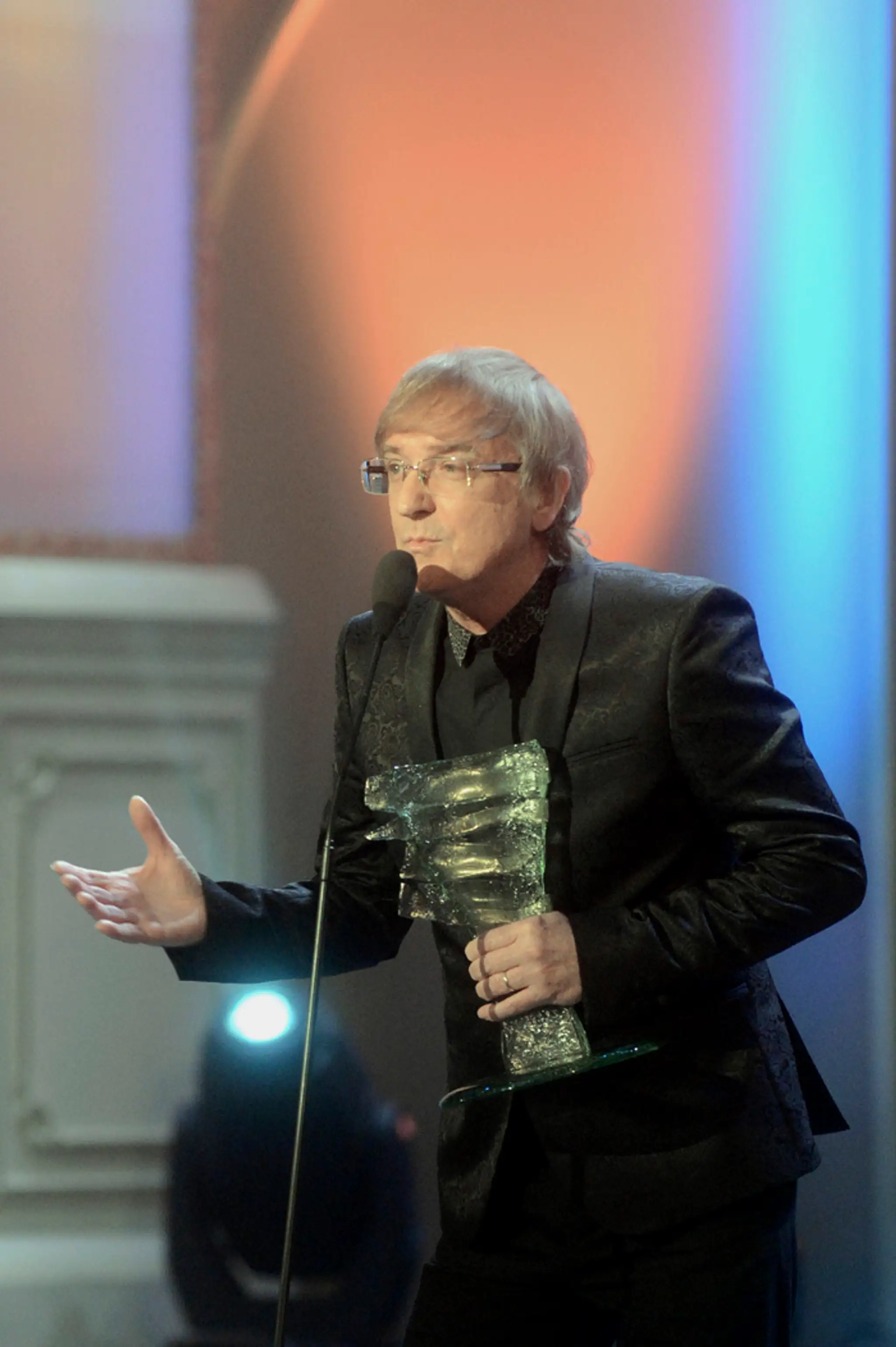 Miroslav Žbirka s ocenením Krištáľové krídlo za celoživotné dielo
