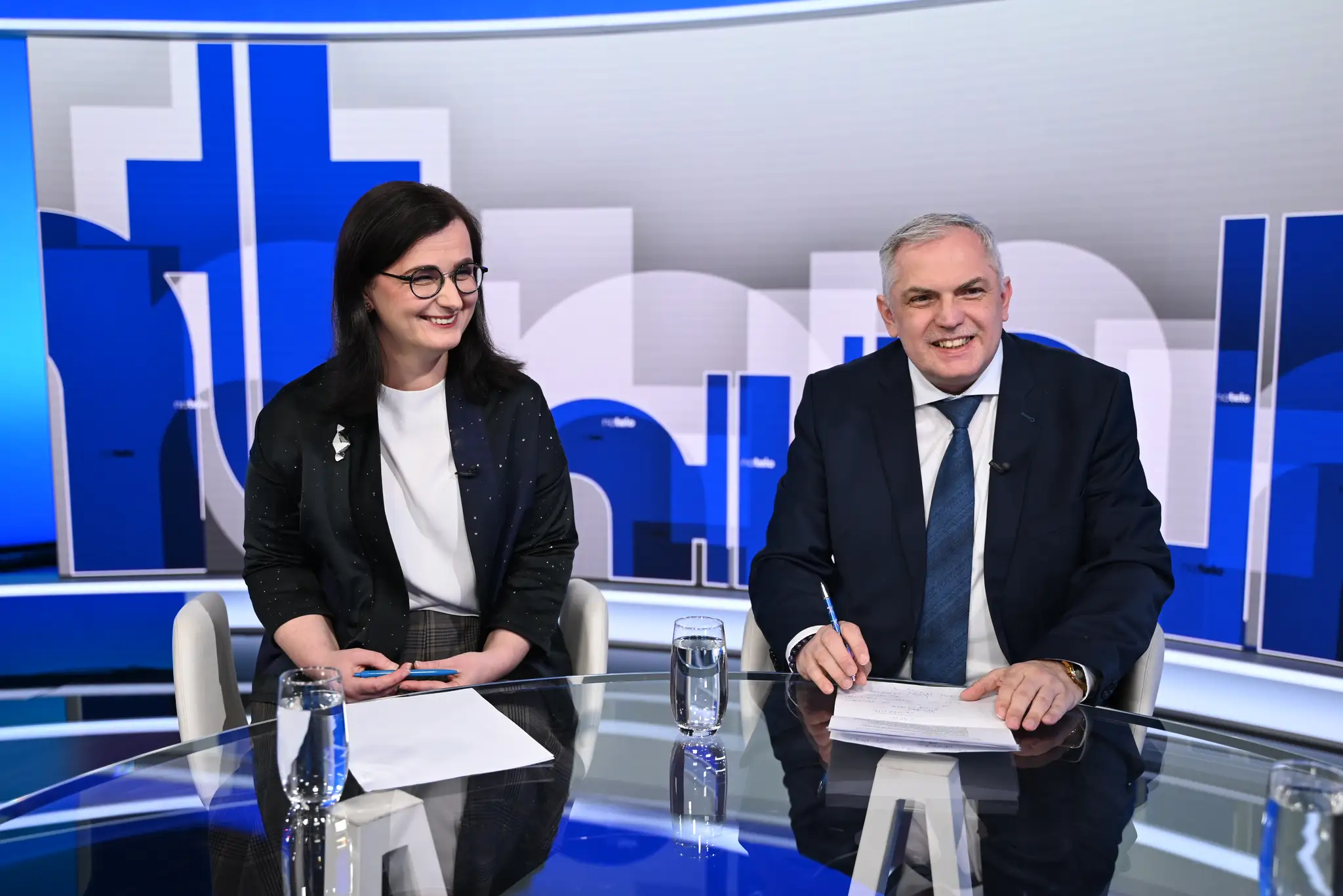 Hosťami relácie Na telo boli Roman Michelko (SNS) a Zuzana Mesterová (PS)