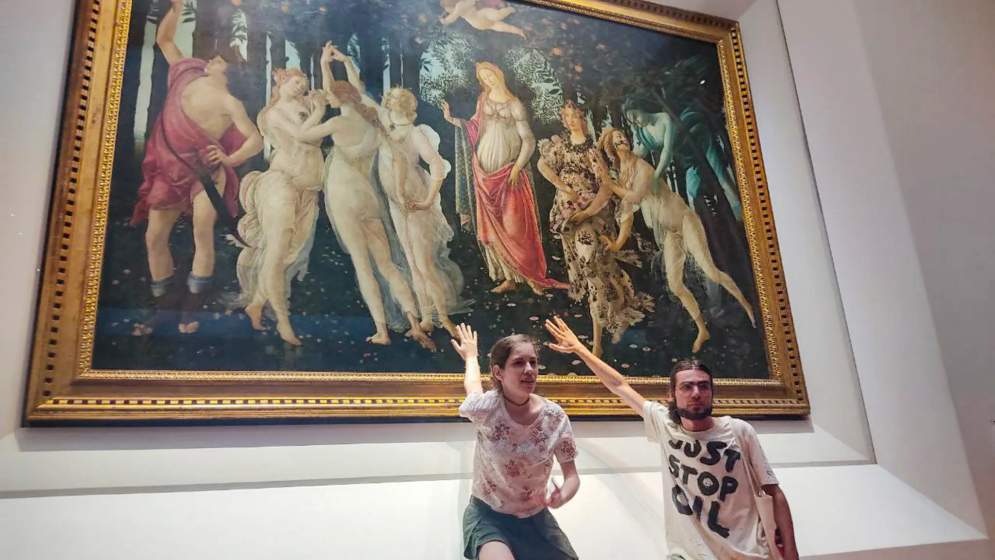 Poškodili len ochranné sklo