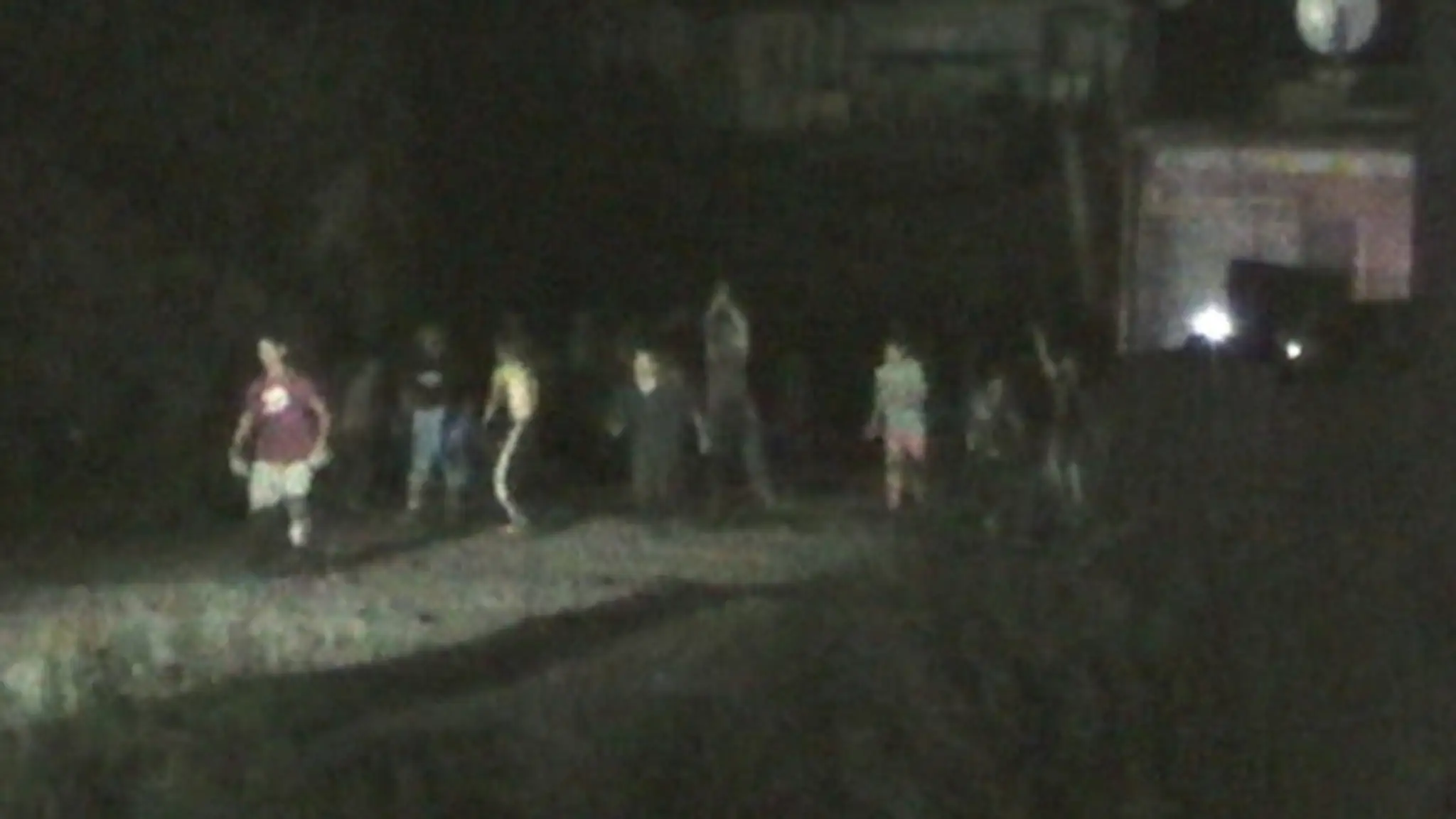 Záber z policajného videa výrtžností v Rudňanoch.