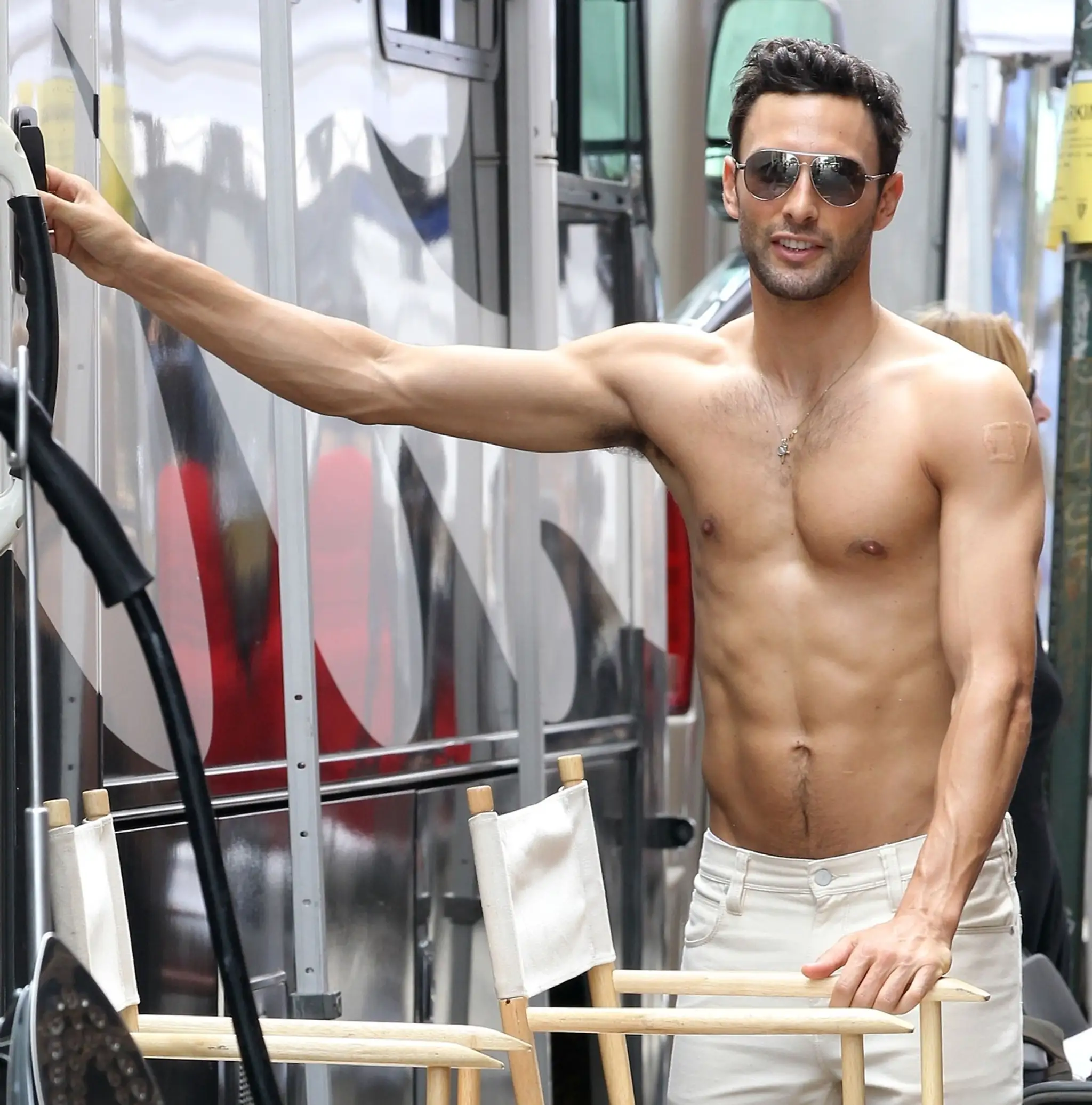 Model Noah Mills