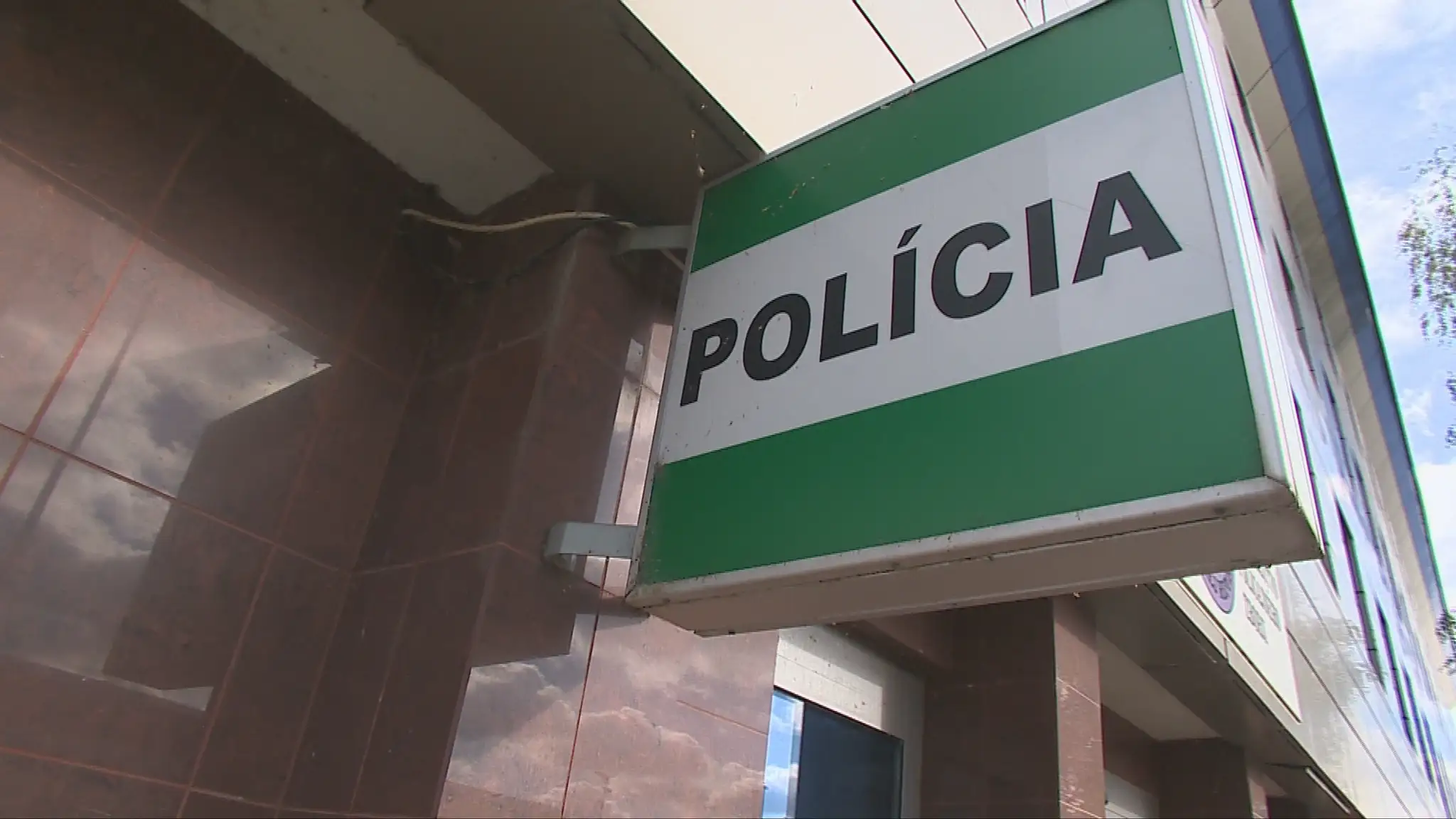 Polícia.