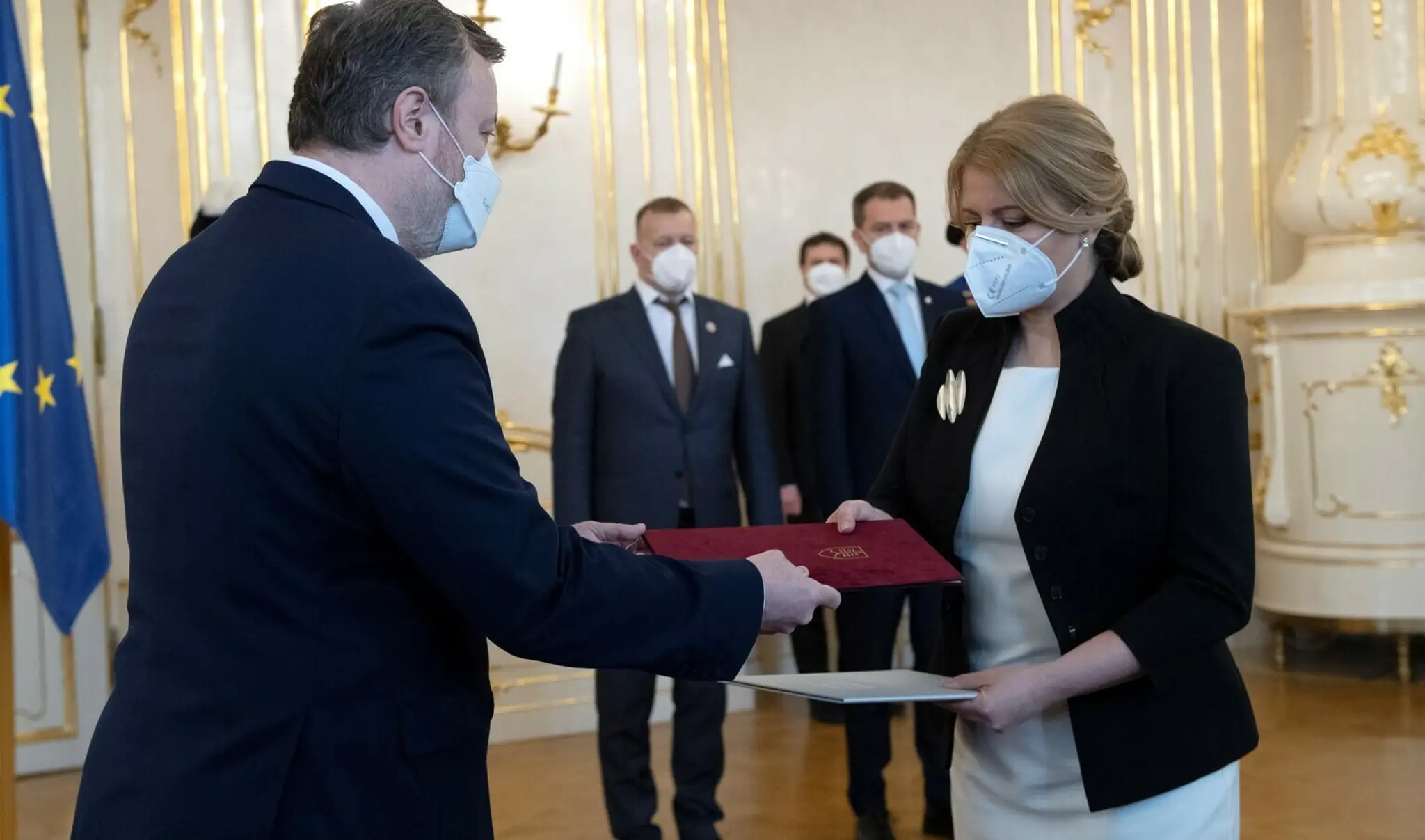 Milan Krajniak sa onedlho možno opäť stretne s prezidentkou.