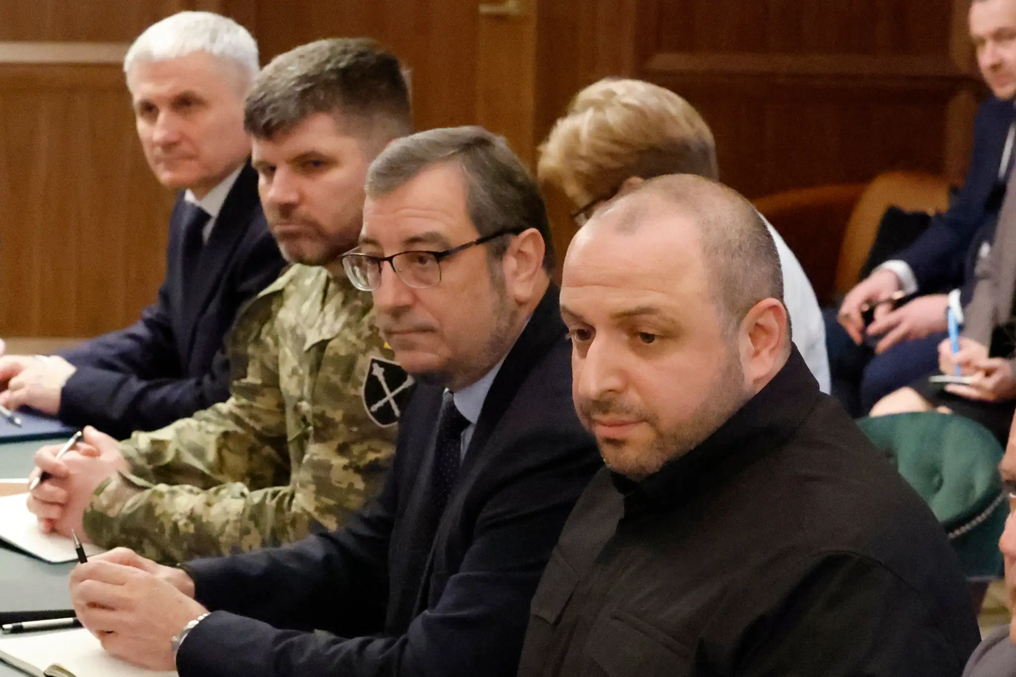 Na snímke ukrajinská delegácia  počas stretnutia s americkou delegáciou v americkom Hallande.