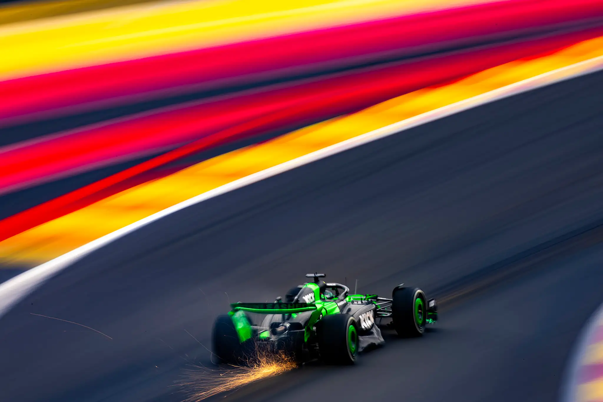 Valtteri Bottas na trati.