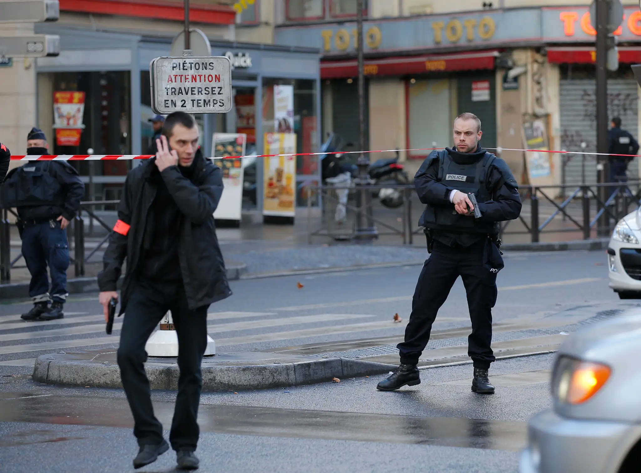 Miesto útoku v Paríži uzavreli