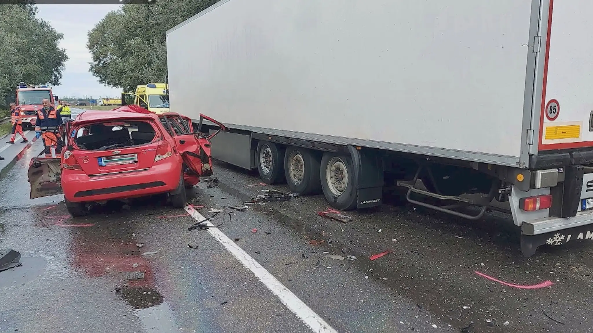 Strety kamiónov s autami väčšinou končia tragicky. 
