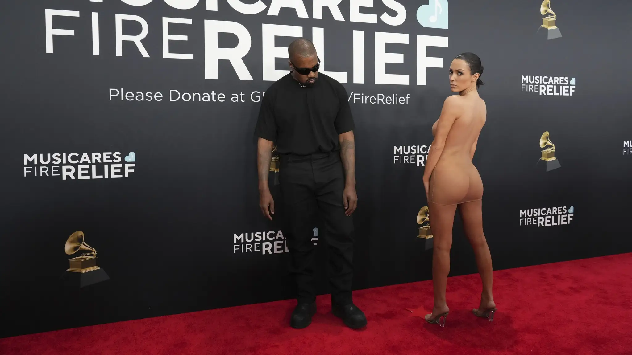 Kanyeho manželka prišla na Grammys takmer nahá