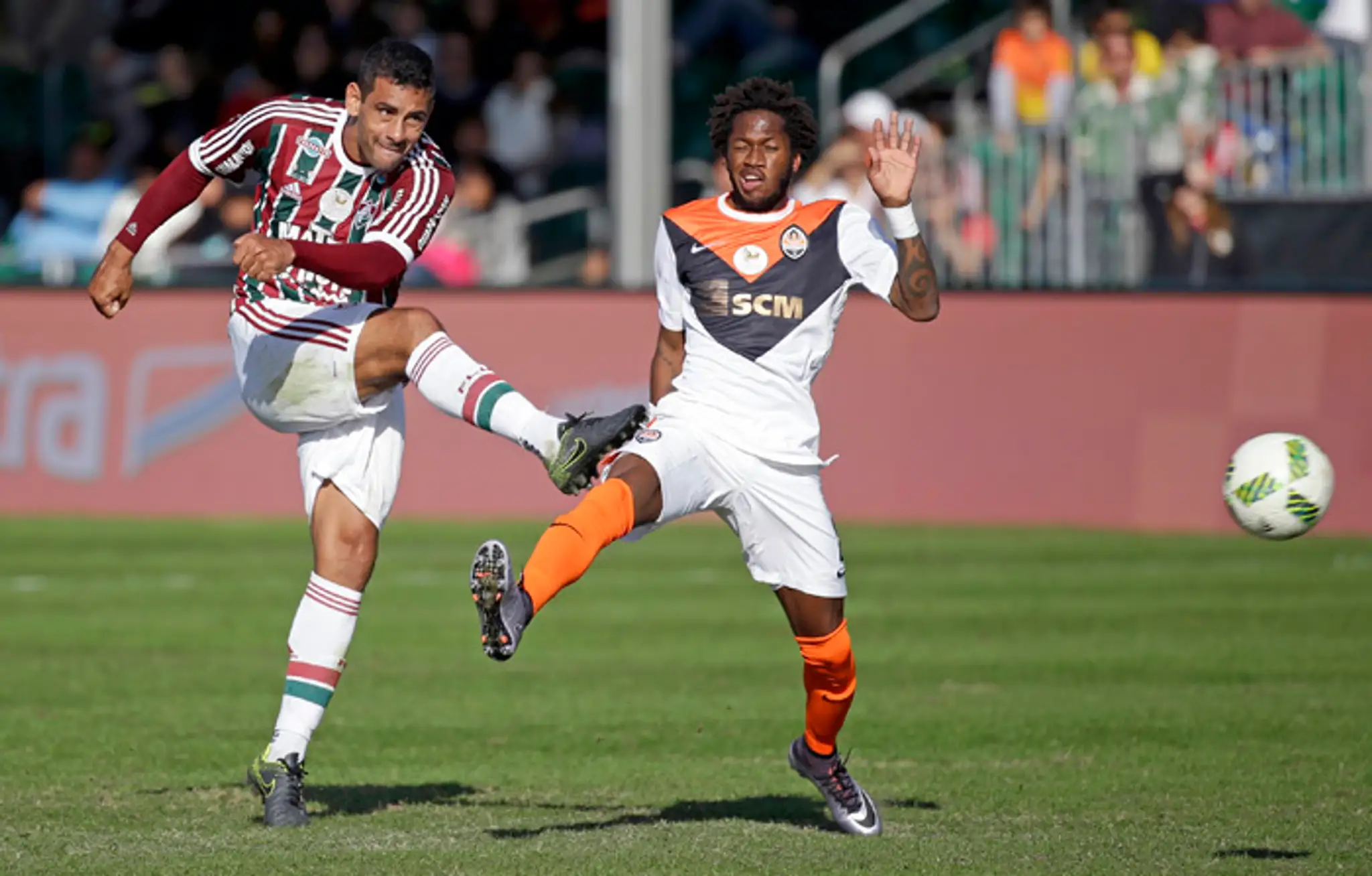 Ronaldinho Gaucho (vľavo) a Fred.