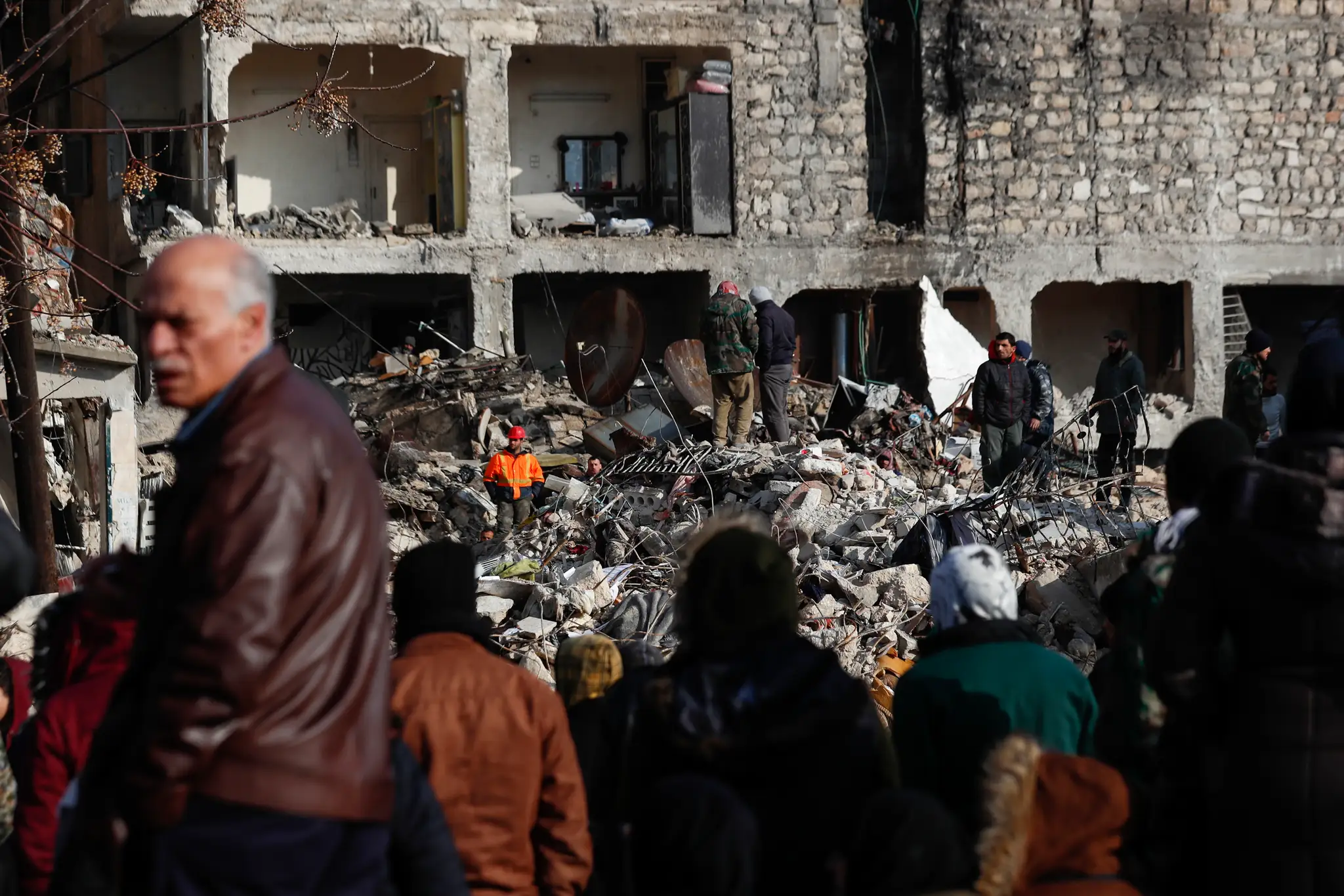 Následky ničivého zemetrasenia v sýrskom meste Aleppo.