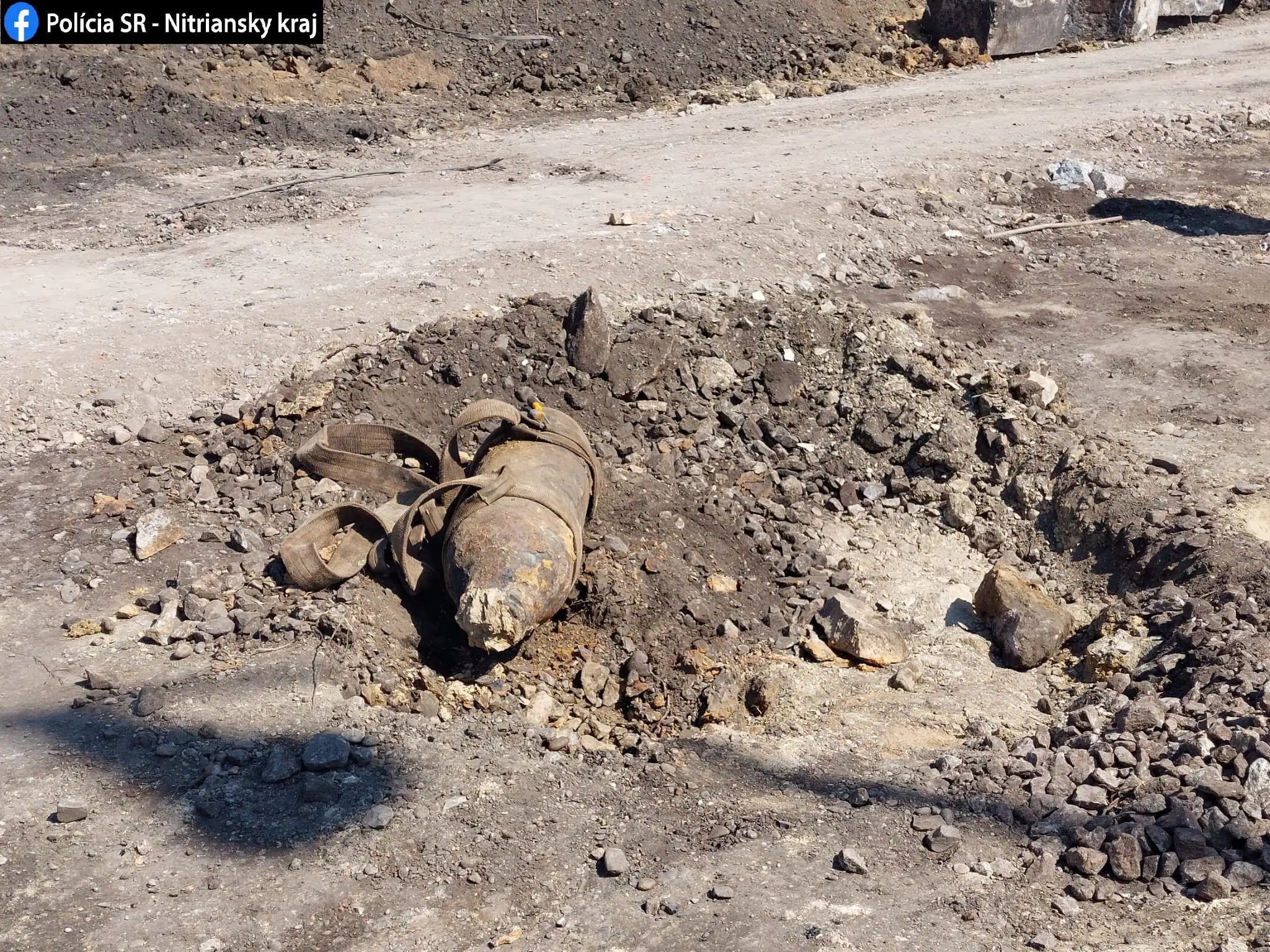 Bomba z 2. svetovej vojny, ktorú našli na železničnej stanici v Nových Zámkoch.