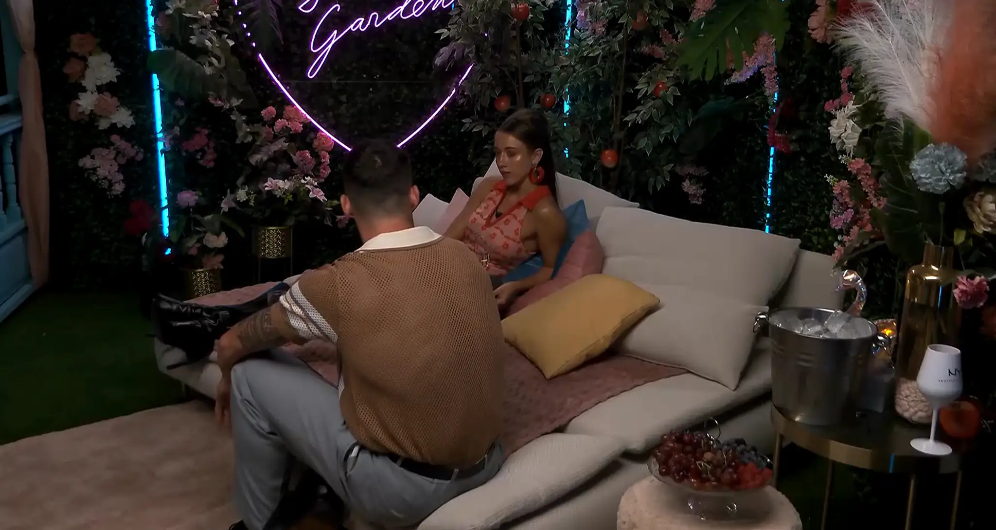 Dano a Naty v Secret Garden 