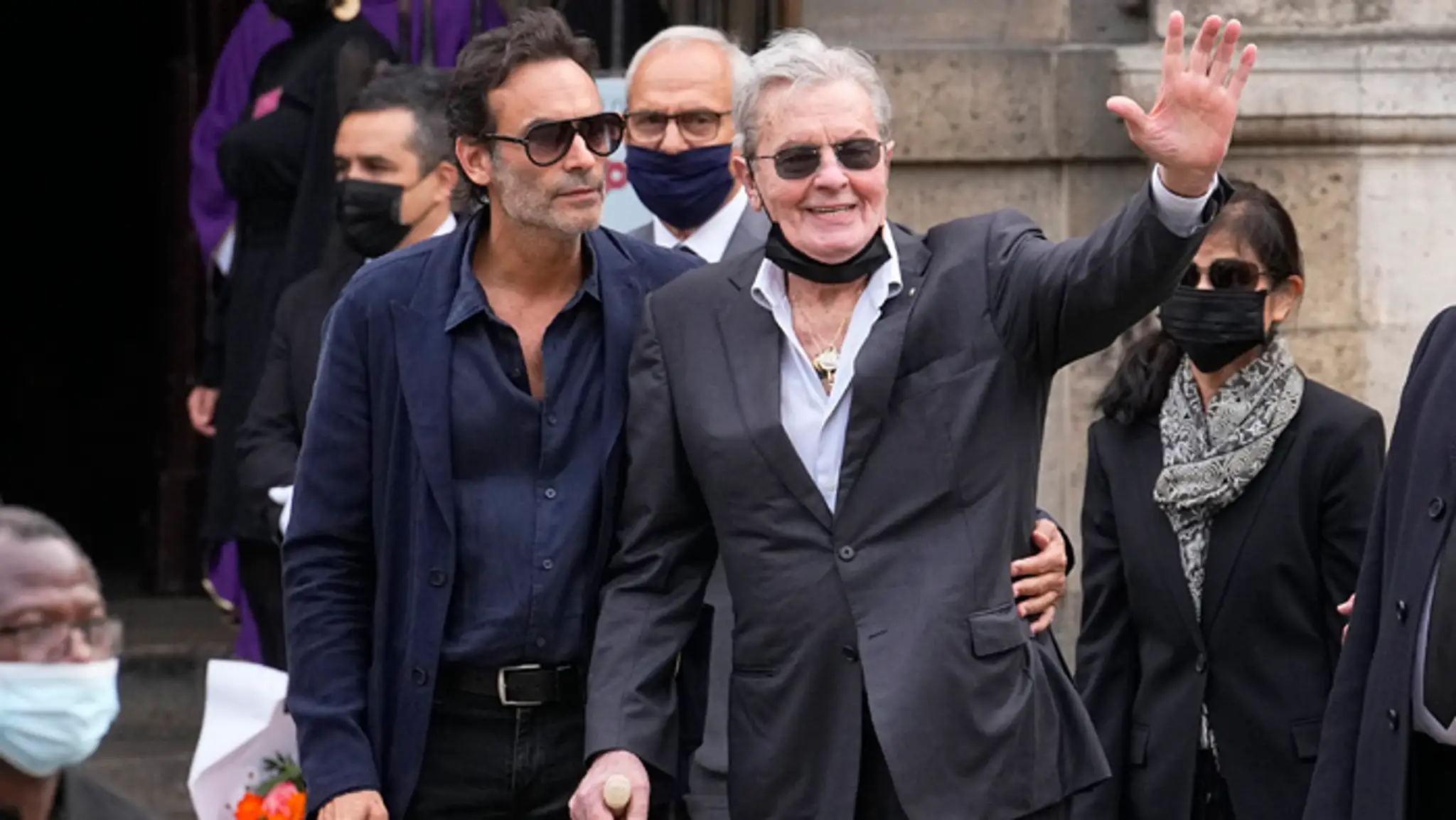 Francúzsky herec Alain Delon so synom Anthonym.