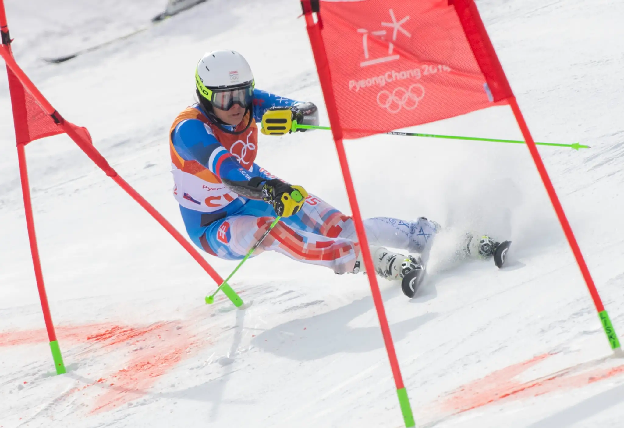 Slovenská lyžiarska legenda Veronika Velez-Zuzulová počas osemfinále paralelného slalomu súťaže tímov na ZOH 2018.