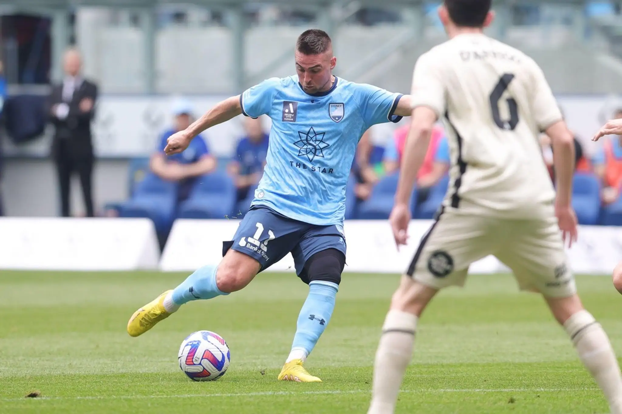 Mak v drese Sydney FC