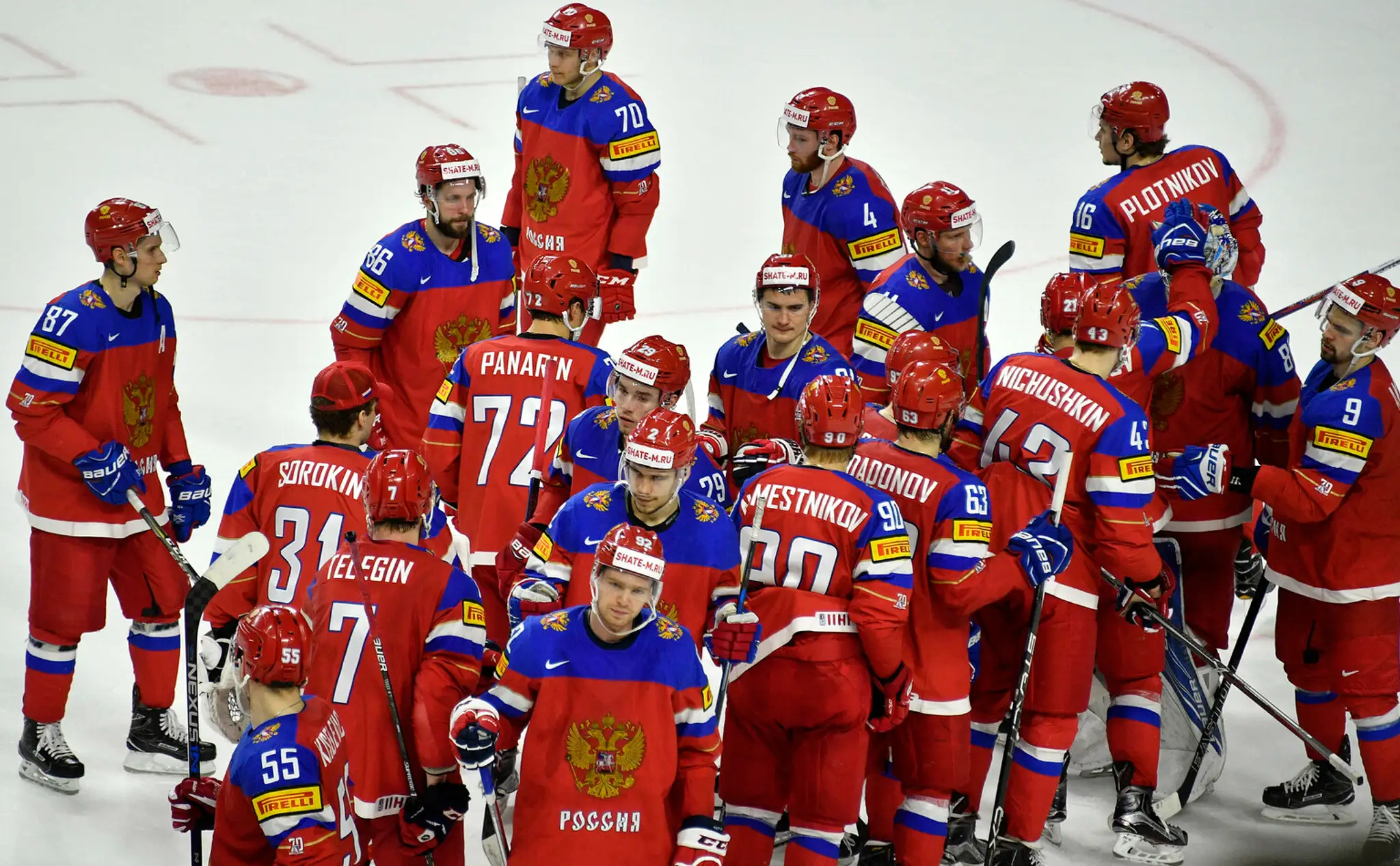 Ruskí hokejisti po prehre proti USA na MS 2017.