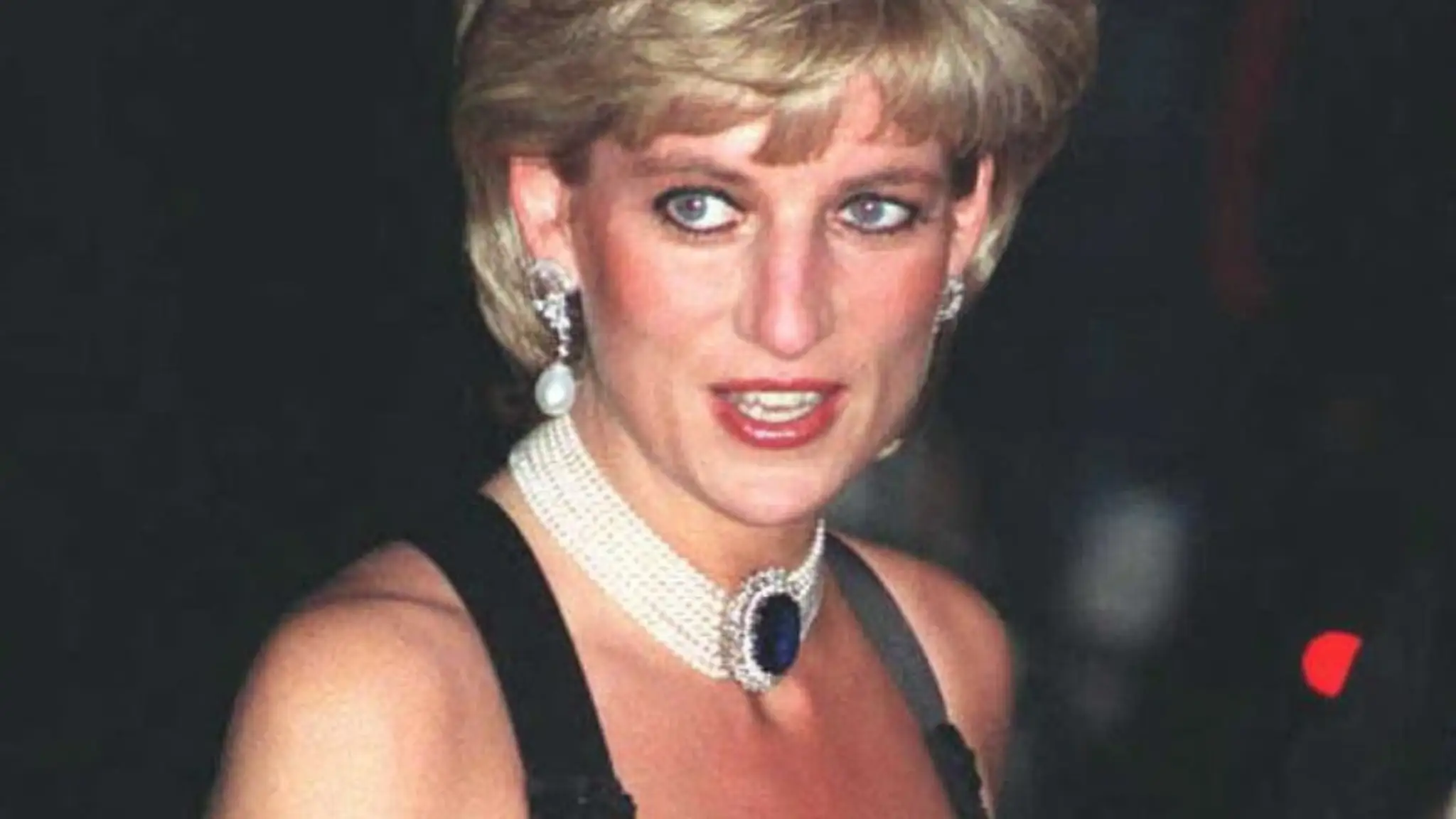 Princezná z Walesu Diana v ,,revenge dress". 