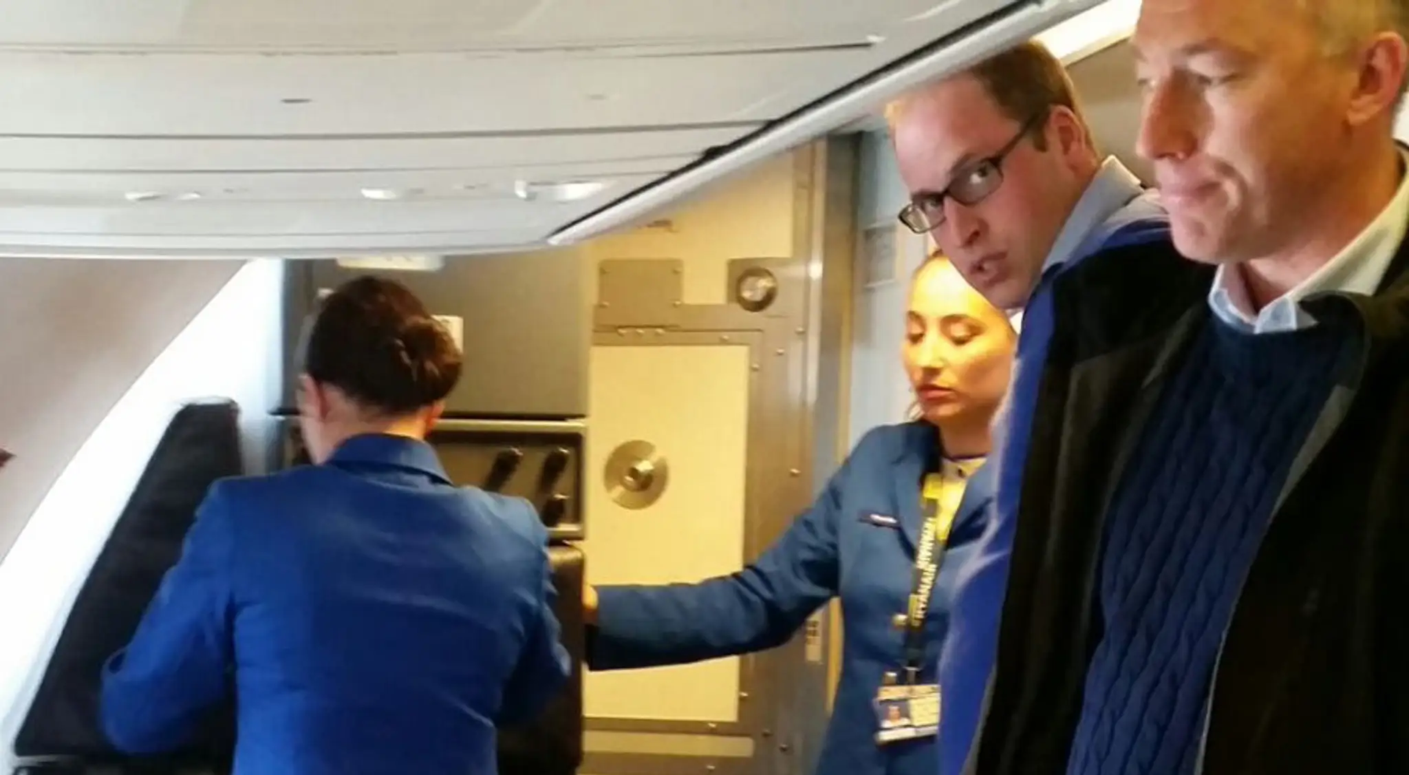Princ William na palube Ryanair.
