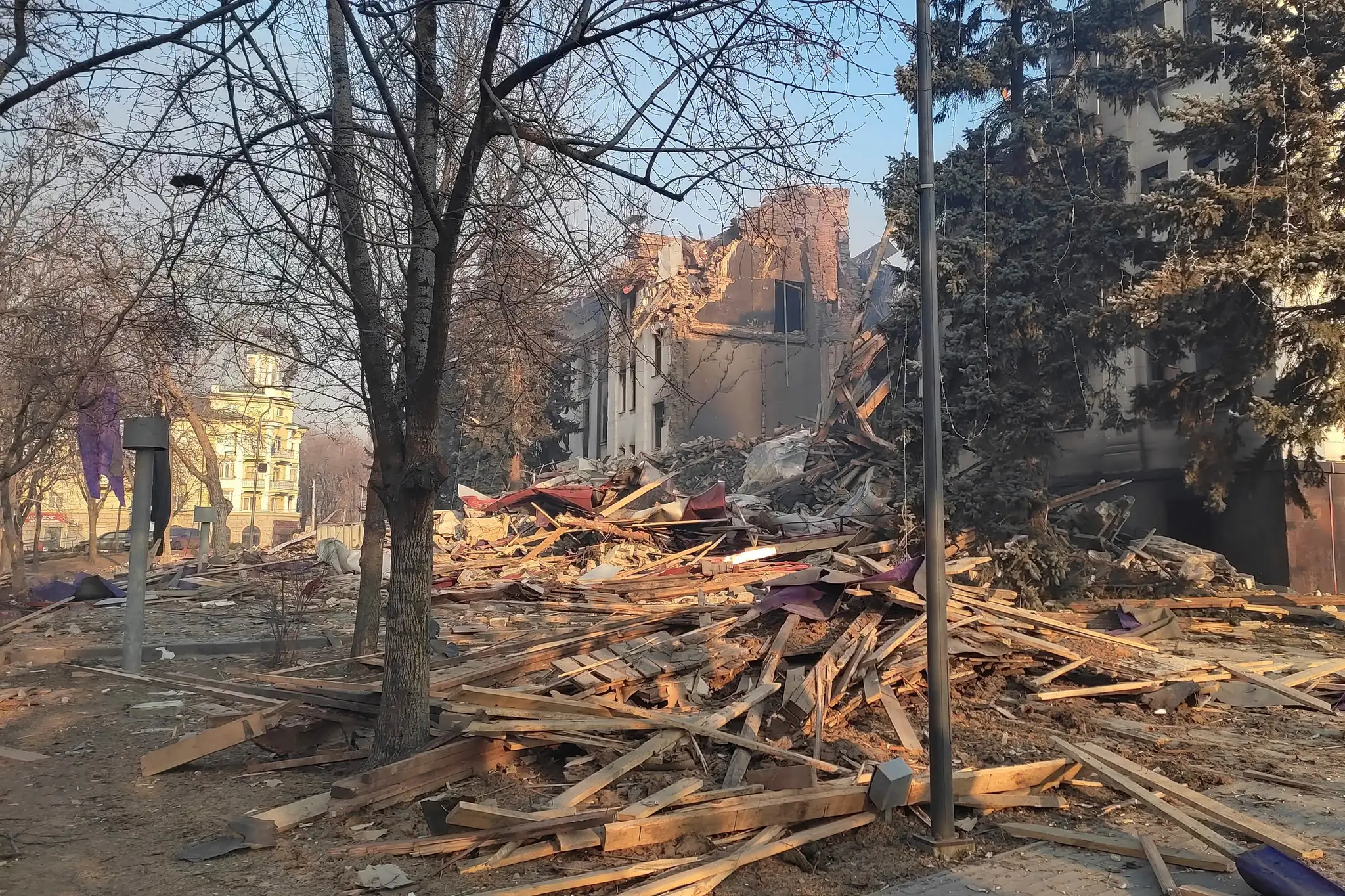 Zničený Mariupol