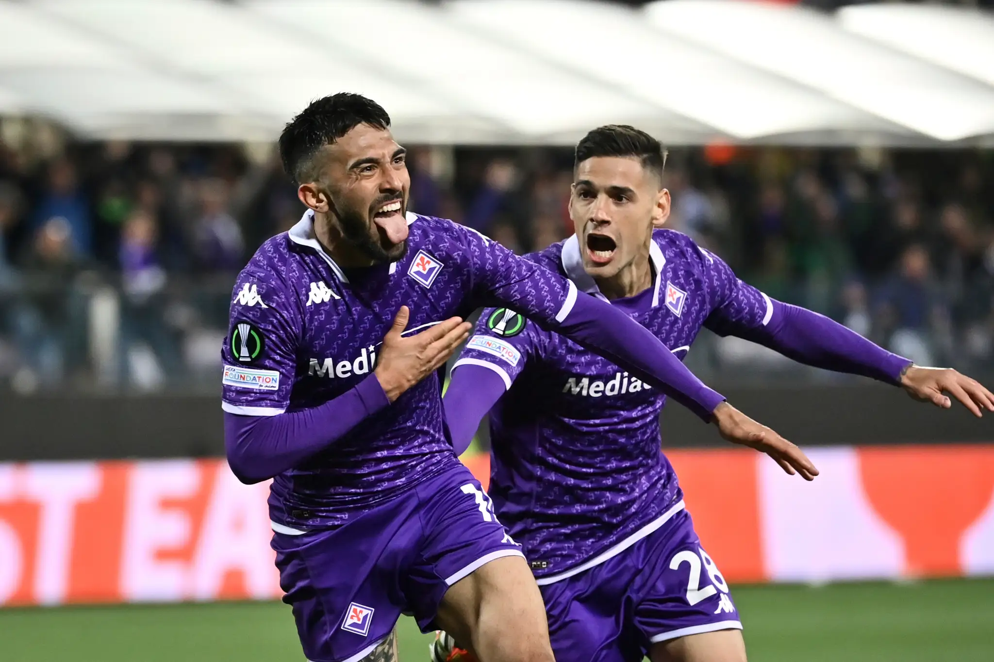 Futbalista Nicolas Gonzalez z Fiorentiny sa raduje z gólu.