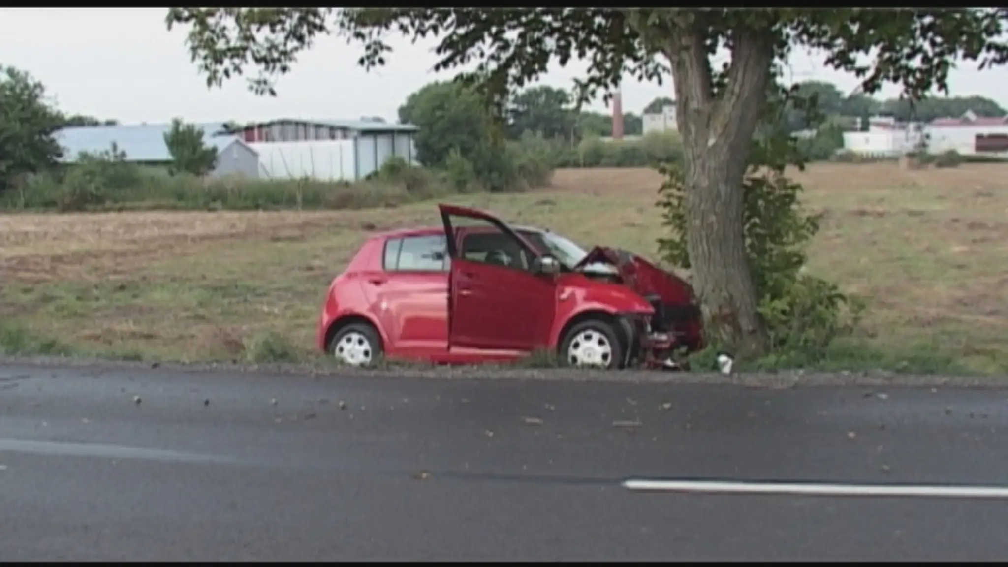 Auto sa pár sekúnd rútilo po ceste, akoby bolo bez šoféra