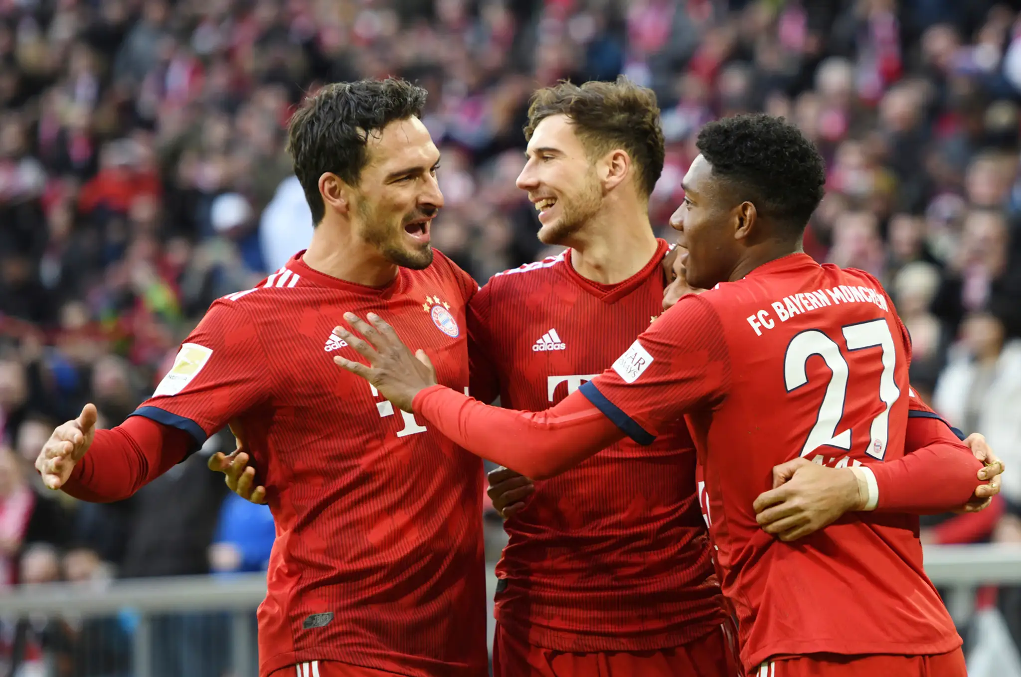 Radosť hráčov Bayernu Mníchov po góle proti Stuttgartu.