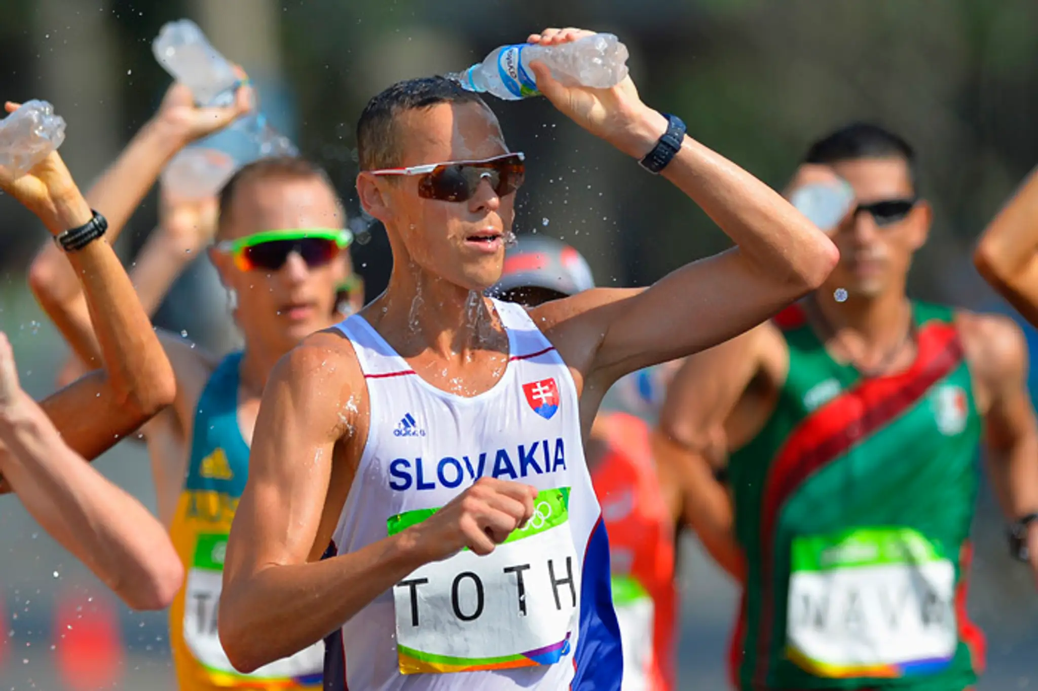Matej Tóth počas chodeckých pretekov na 50 km 