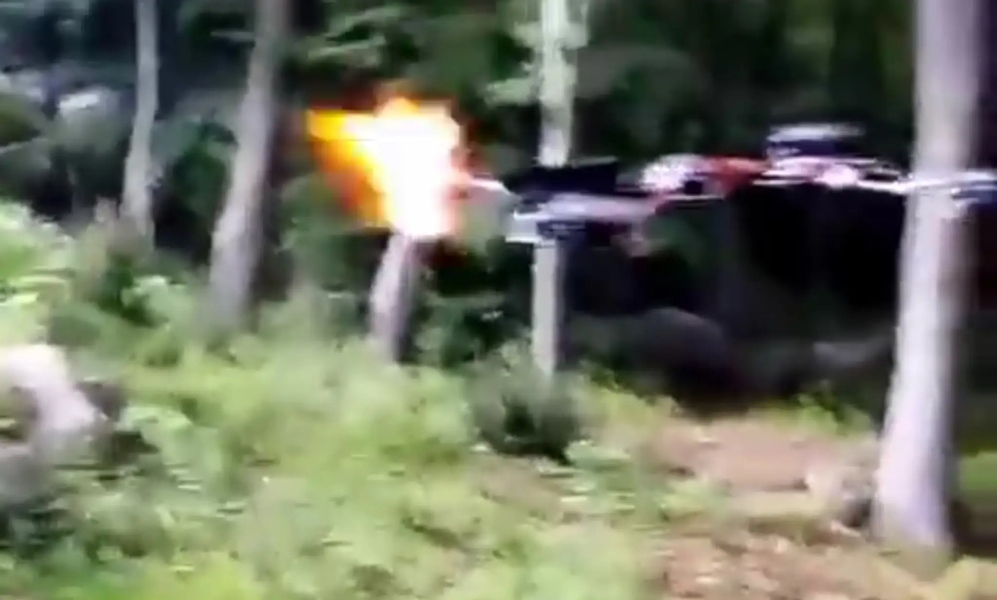 Aj napriek spätnému nárazu zostal dron stabilne vo vzduchu