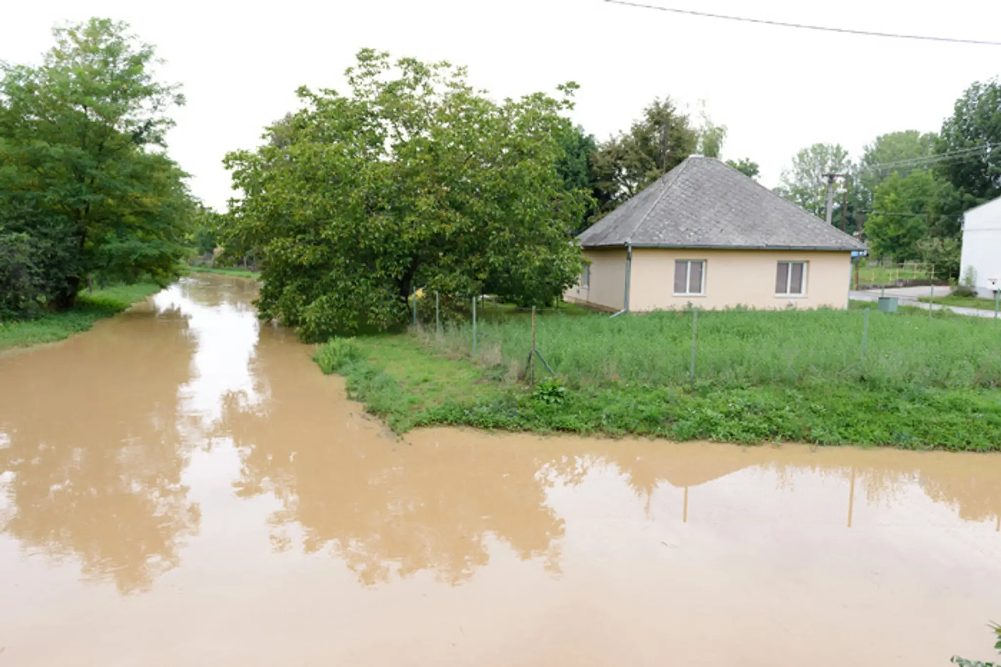 Kritická situácia v obci Alekšince.