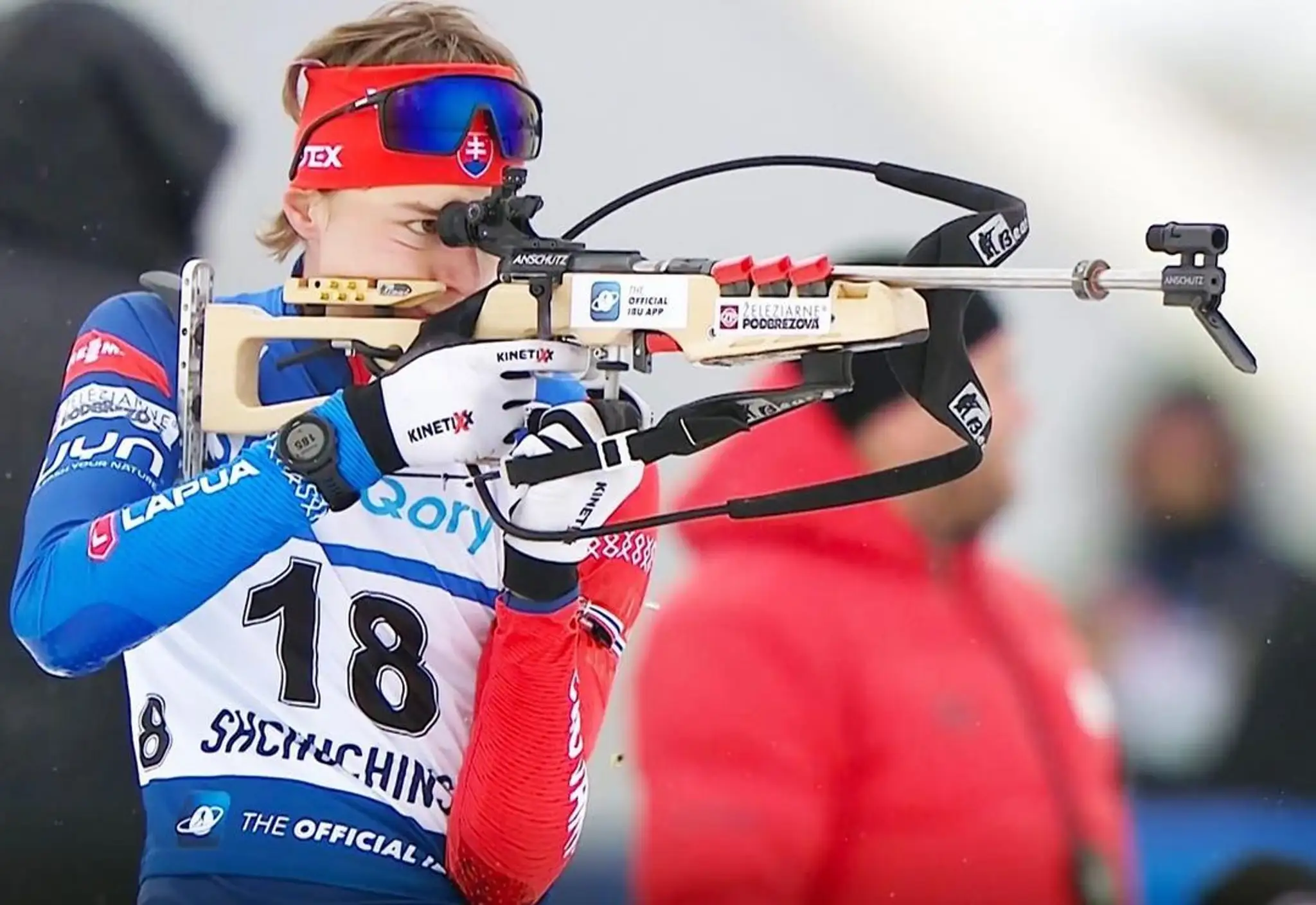 Jakub počas streľby.