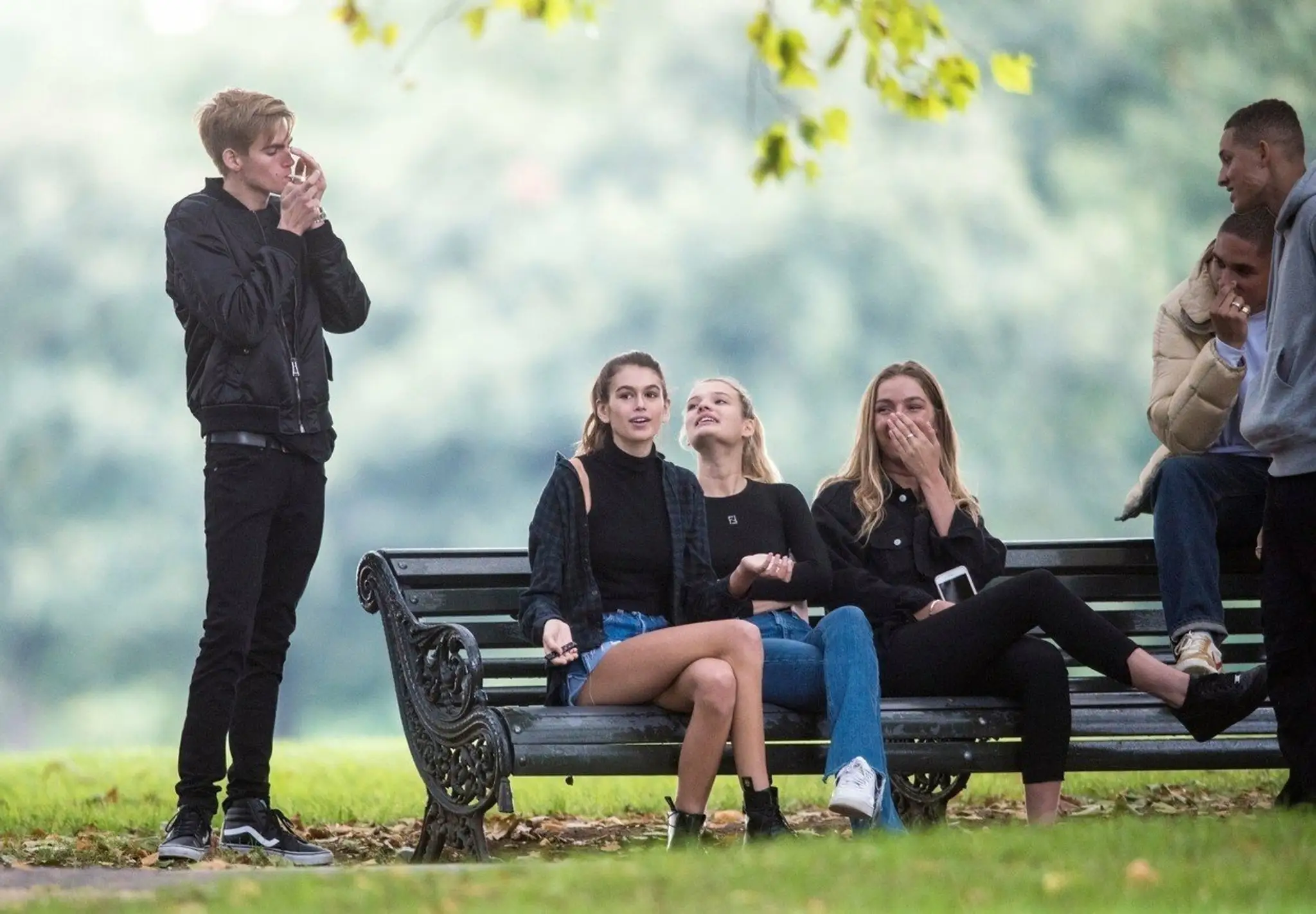 Presley so sestrou Kaiou a kamarátmi