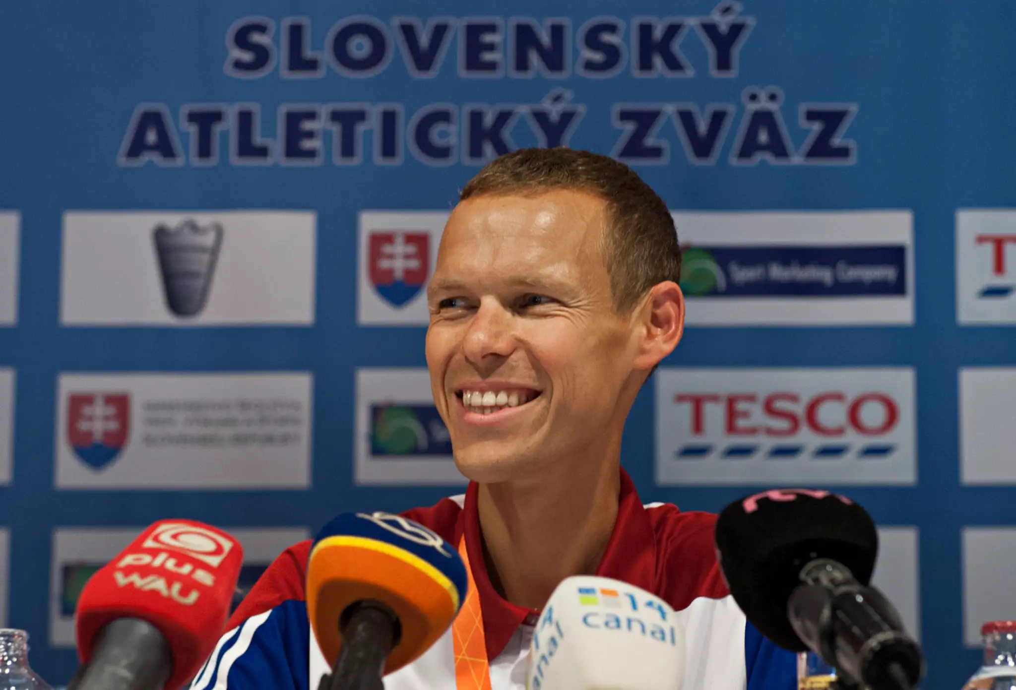 Matej Tóth predstavil medailu na Slovensku.