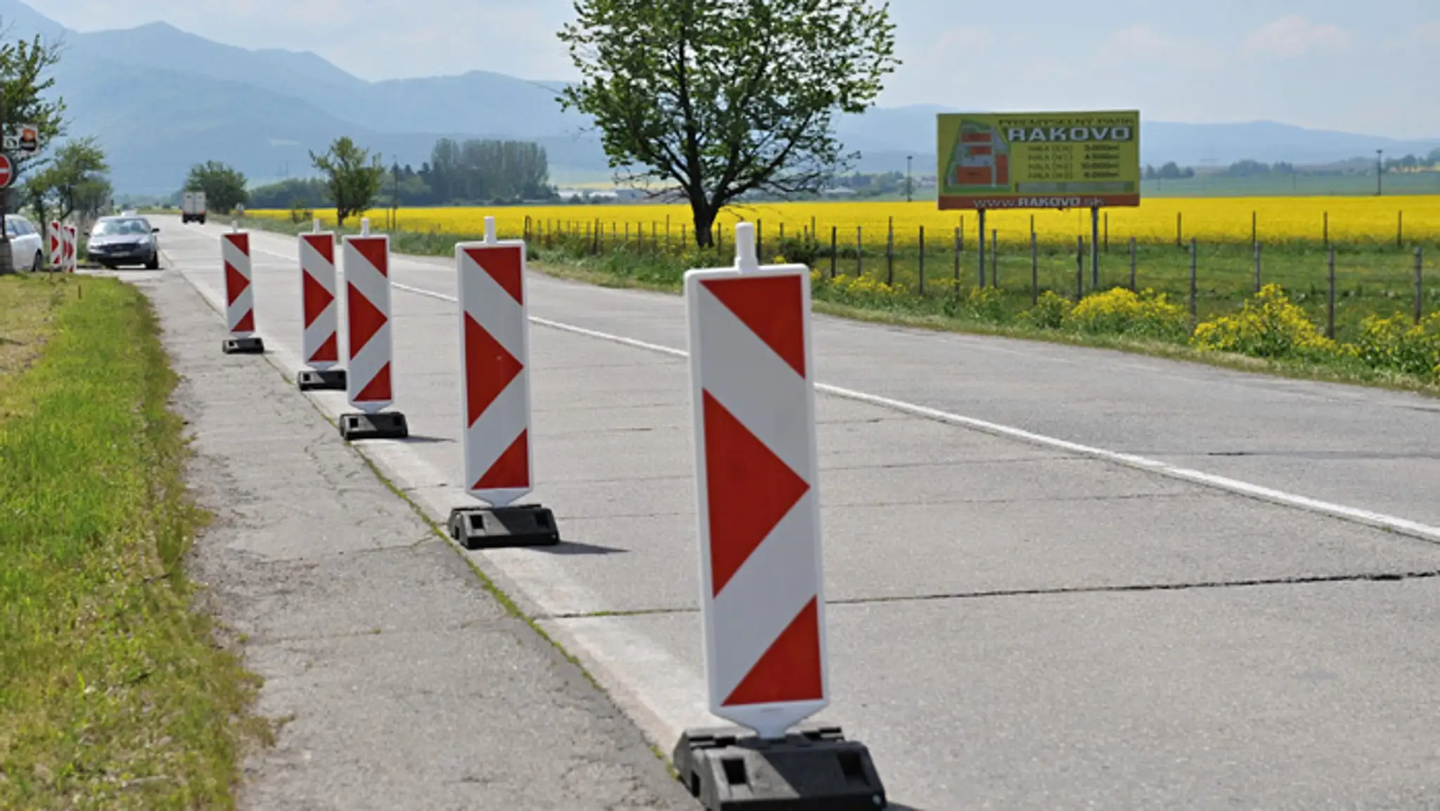 Betónová cesta I/65 Turčianske Teplice – Príbovce. 