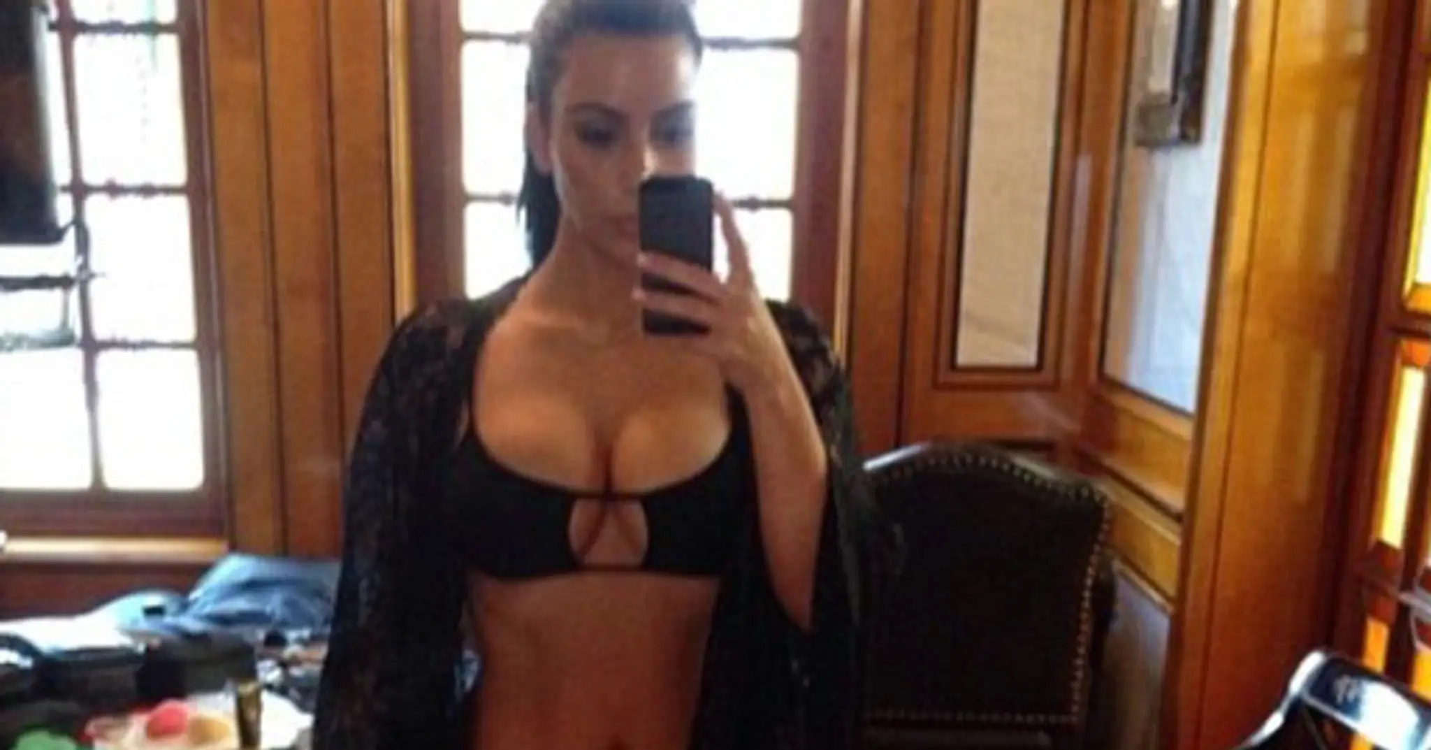 bikiny kardashian.jpg