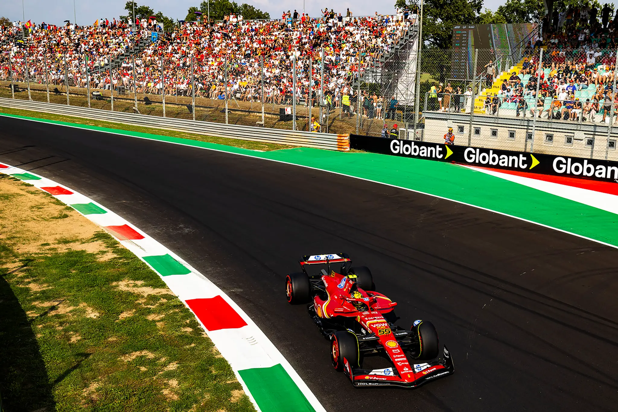 Pilot Ferrari Carlos Sainz.