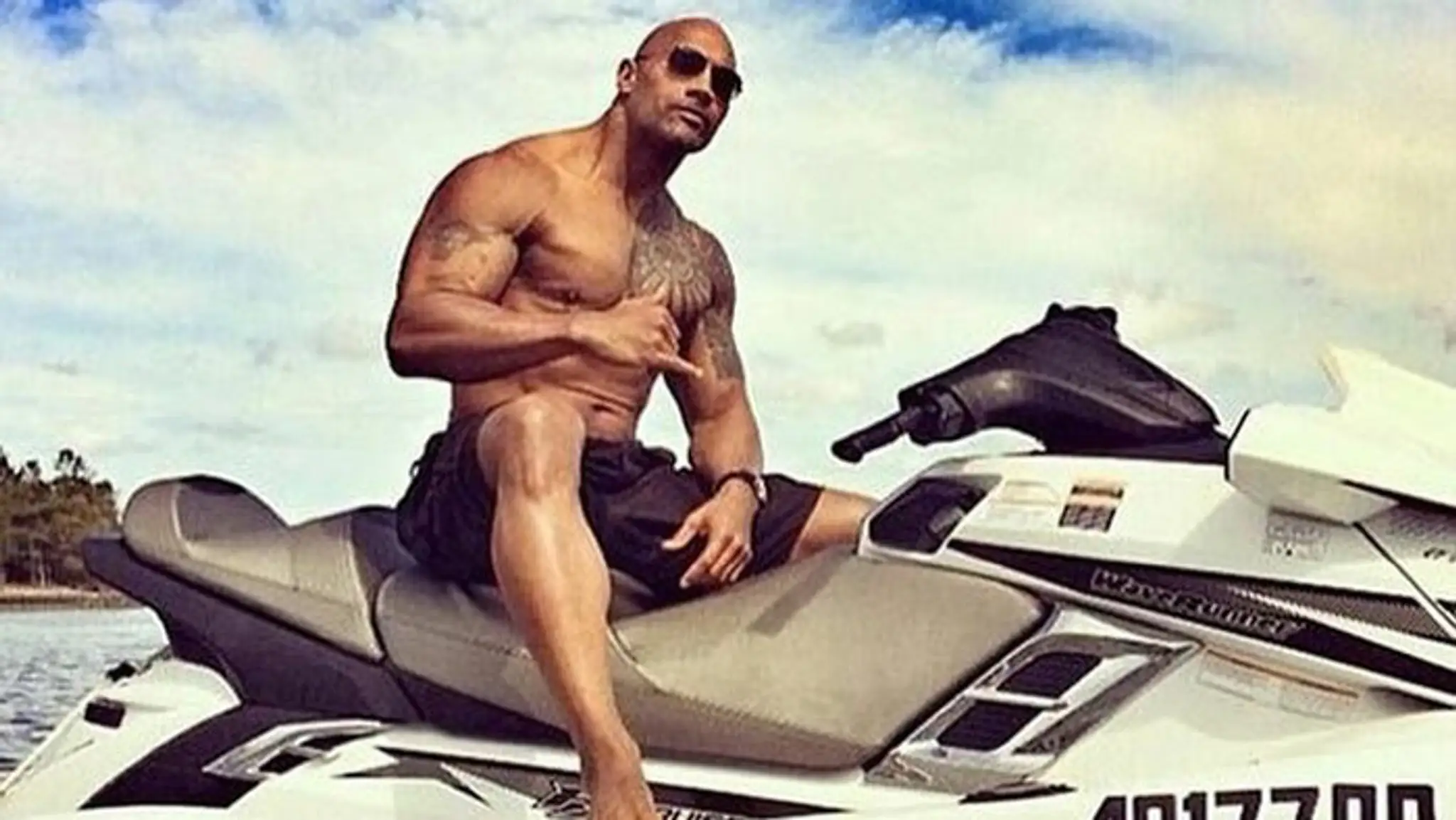 The Rock v baywatchi