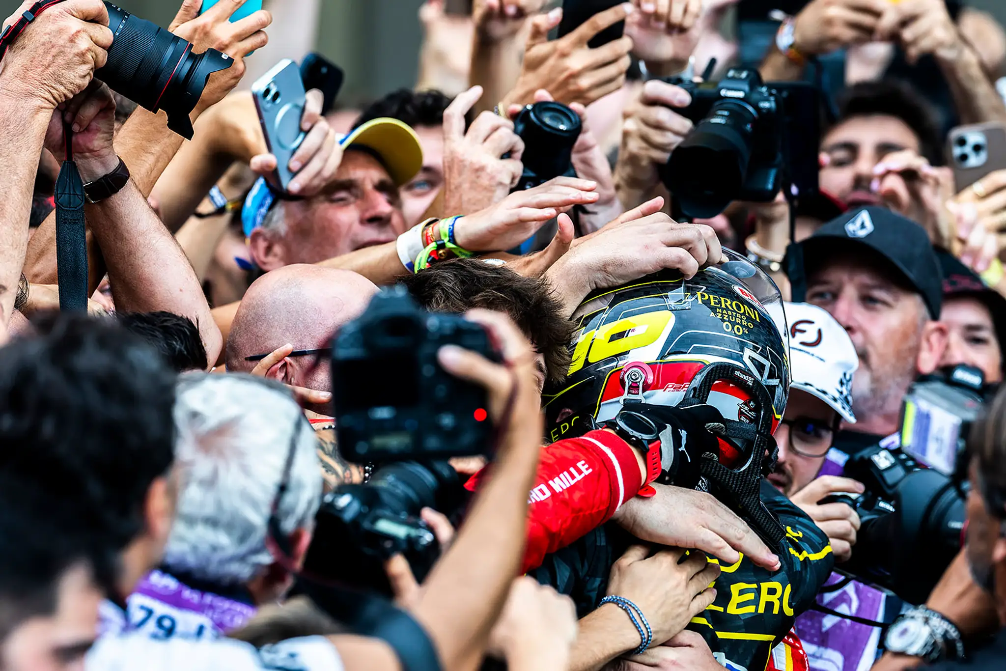 Charles Leclerc bol v obrovskej eufórii.