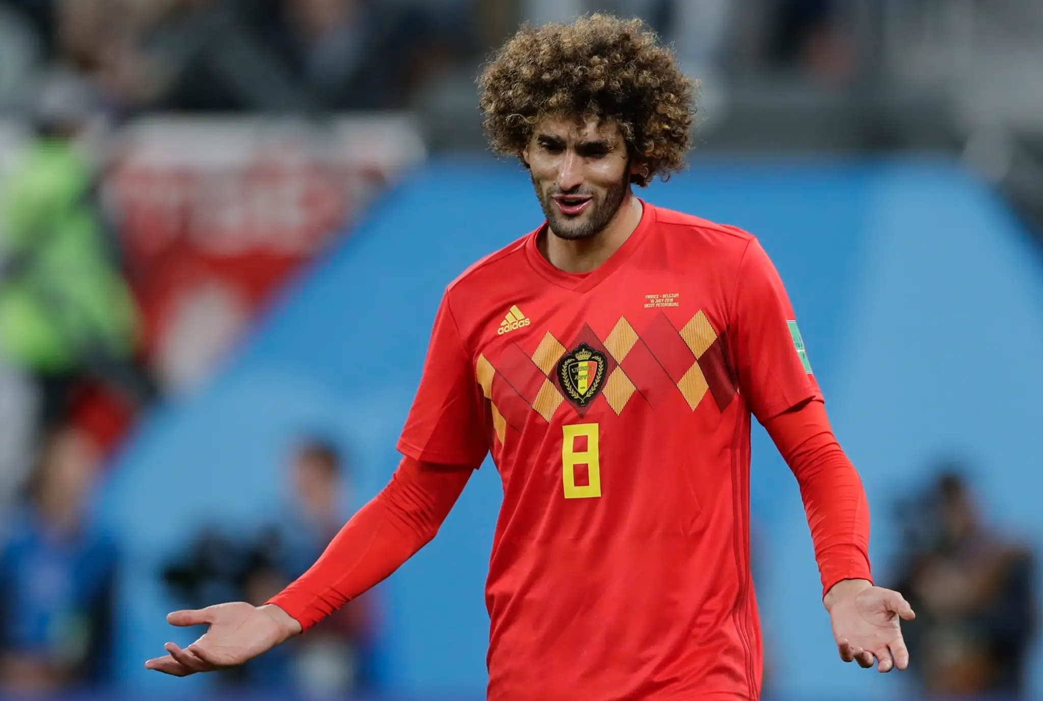Záložník Belgicka Marouane Fellaini počas semifinále MS s Francúzskom.